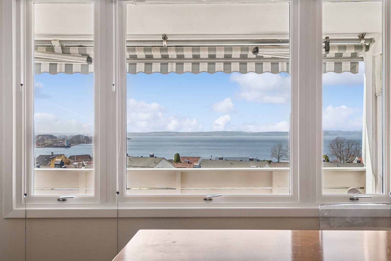 Fantastisk fjordutsikt fra leiligheten Galleribilde