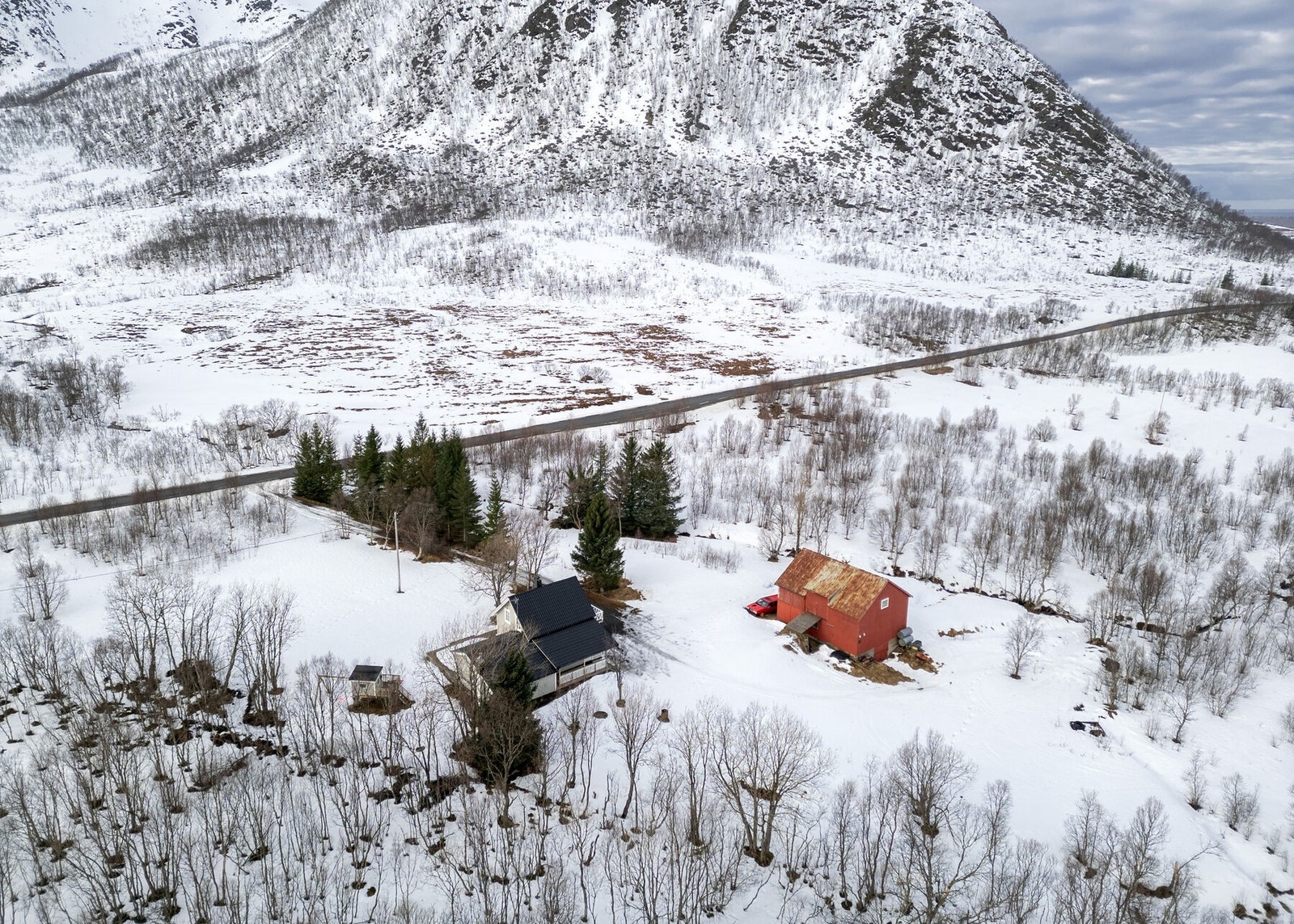 Eiendommen sett fra lufta. Galleribilde