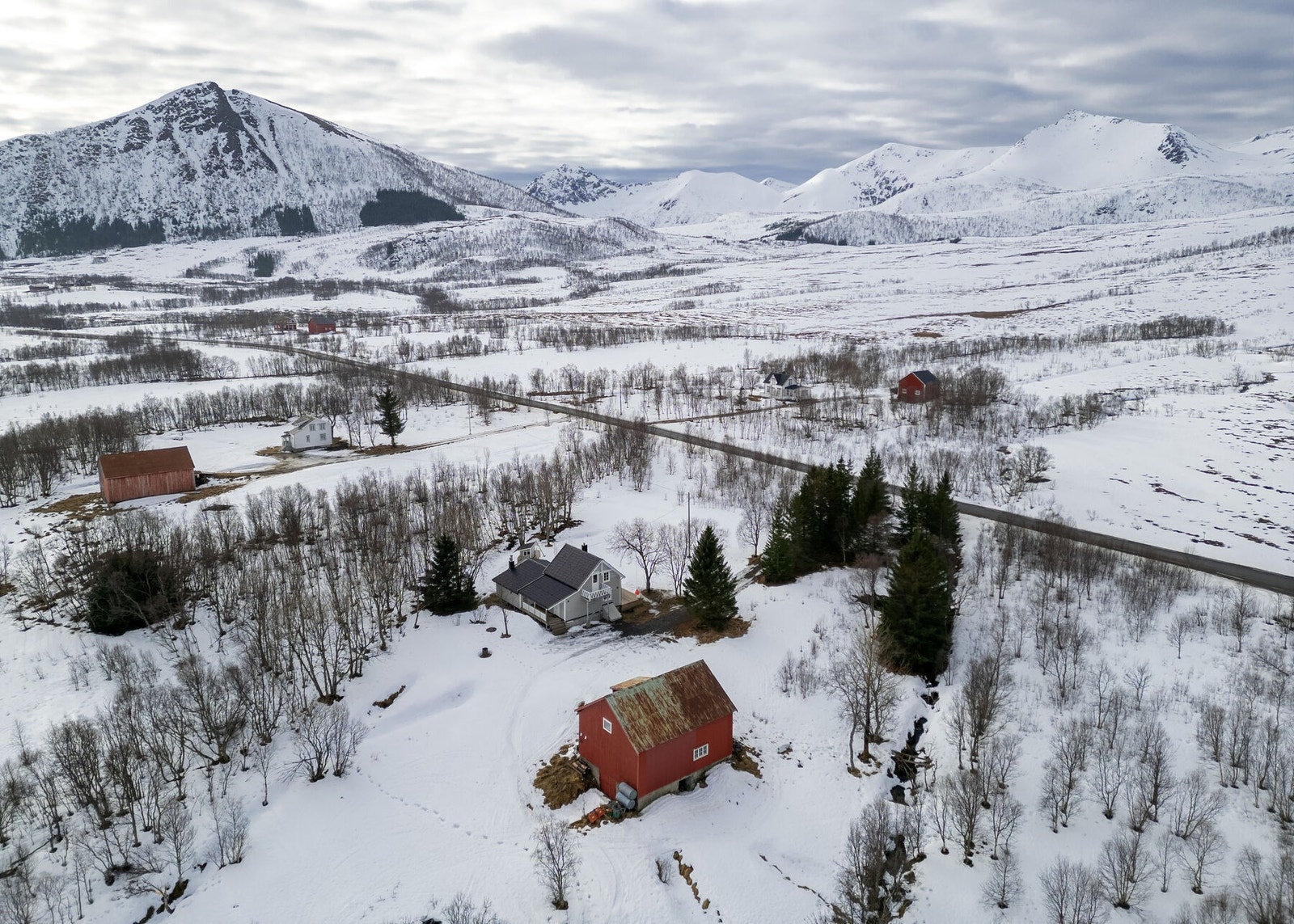 I området for øvrig er det både bolig- og fritidseiendommer. Galleribilde