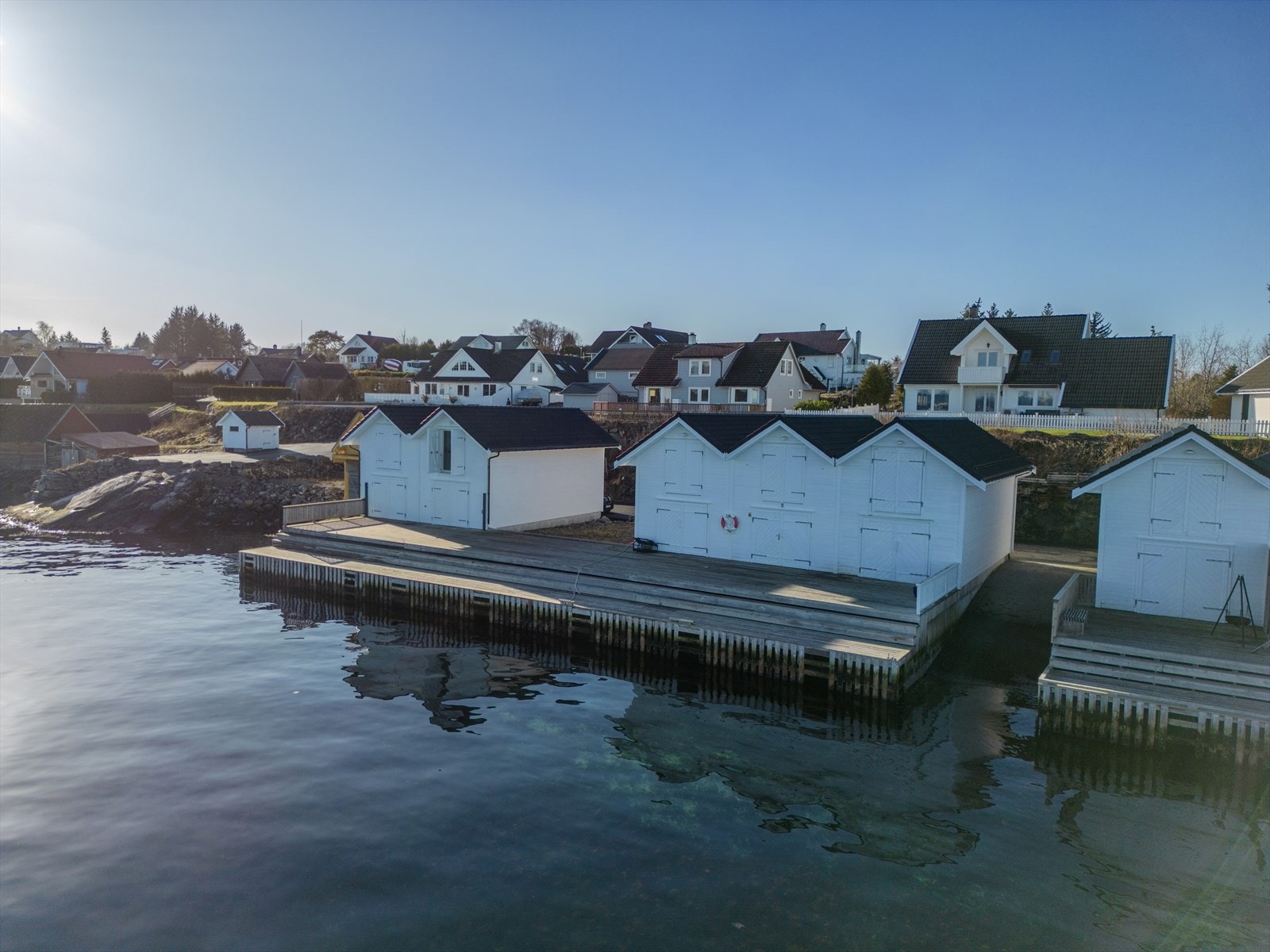 Felles slipp i naustrekken. Galleribilde