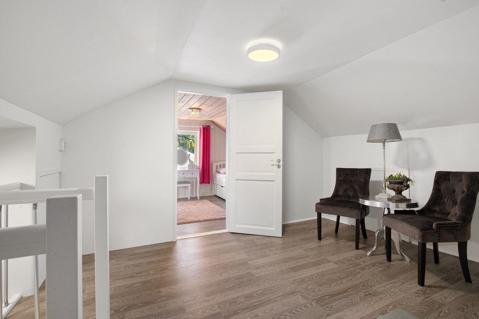 Gang med adkomst til to rom innredet som soverom (Loft er ikke omsøkt og godkjent som oppholdsrom) Galleribilde