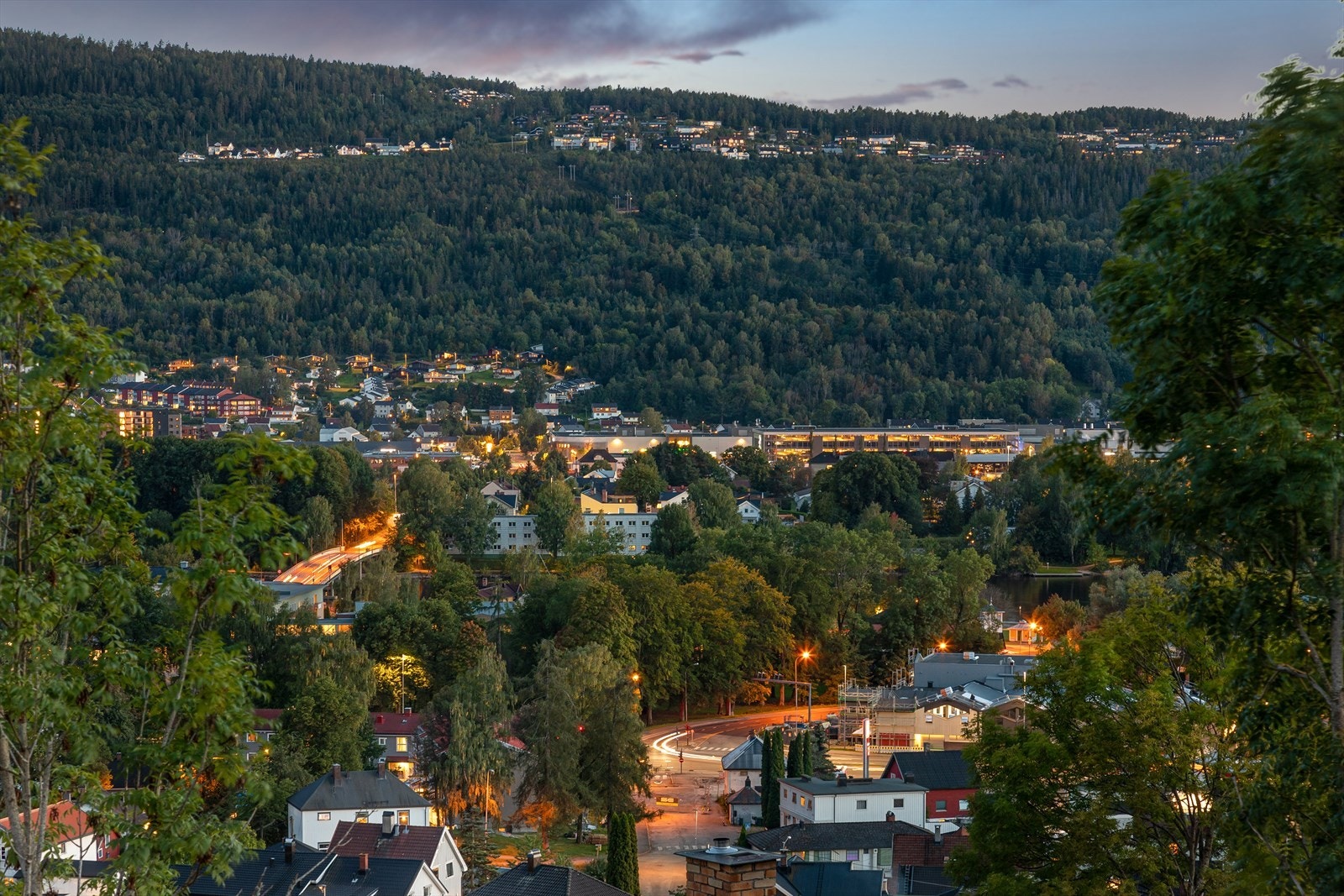 Har har du utsikt både mot Gulskogen, Drammen og fjorden Galleribilde