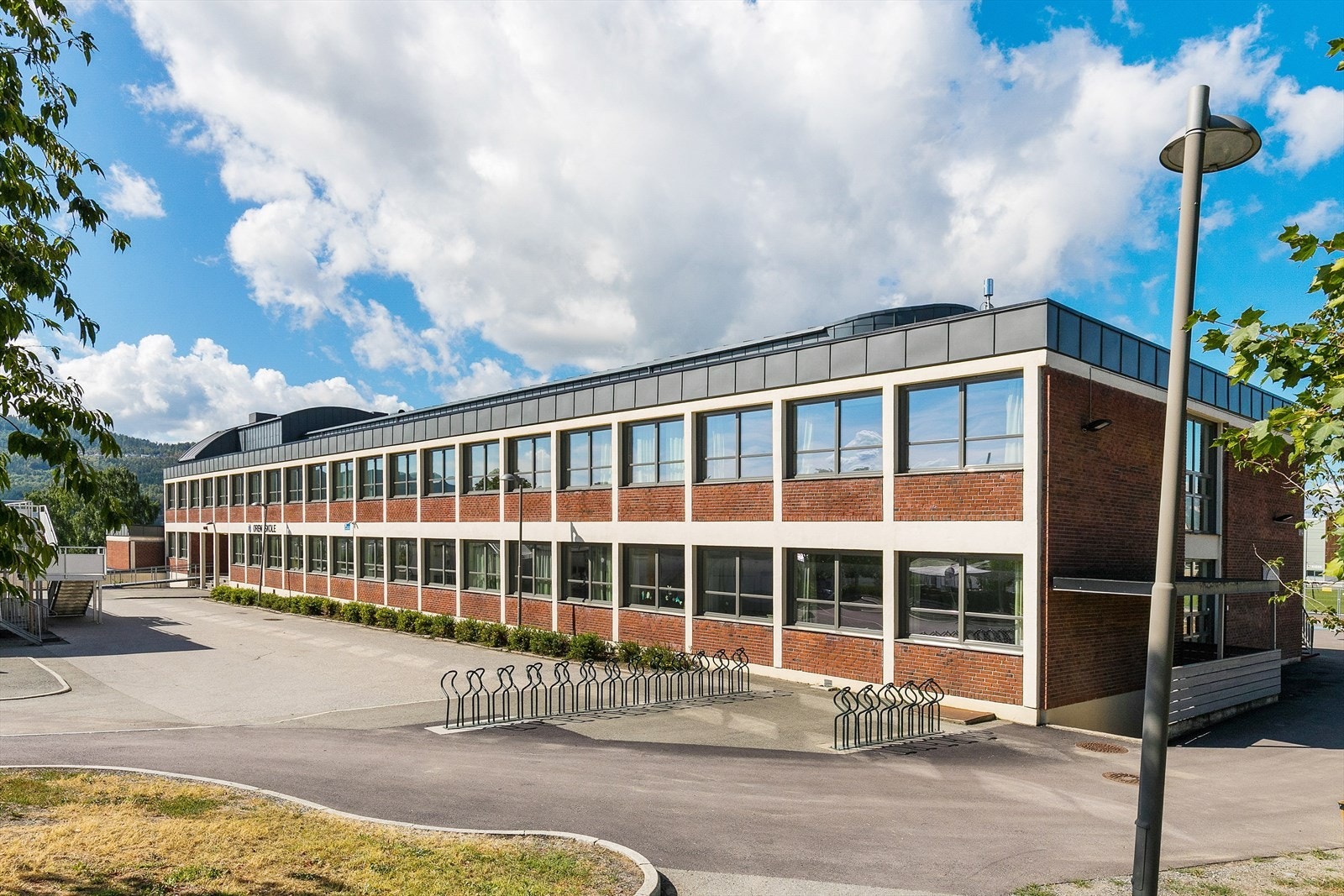 Boligen soknert til populære Øren skole Galleribilde