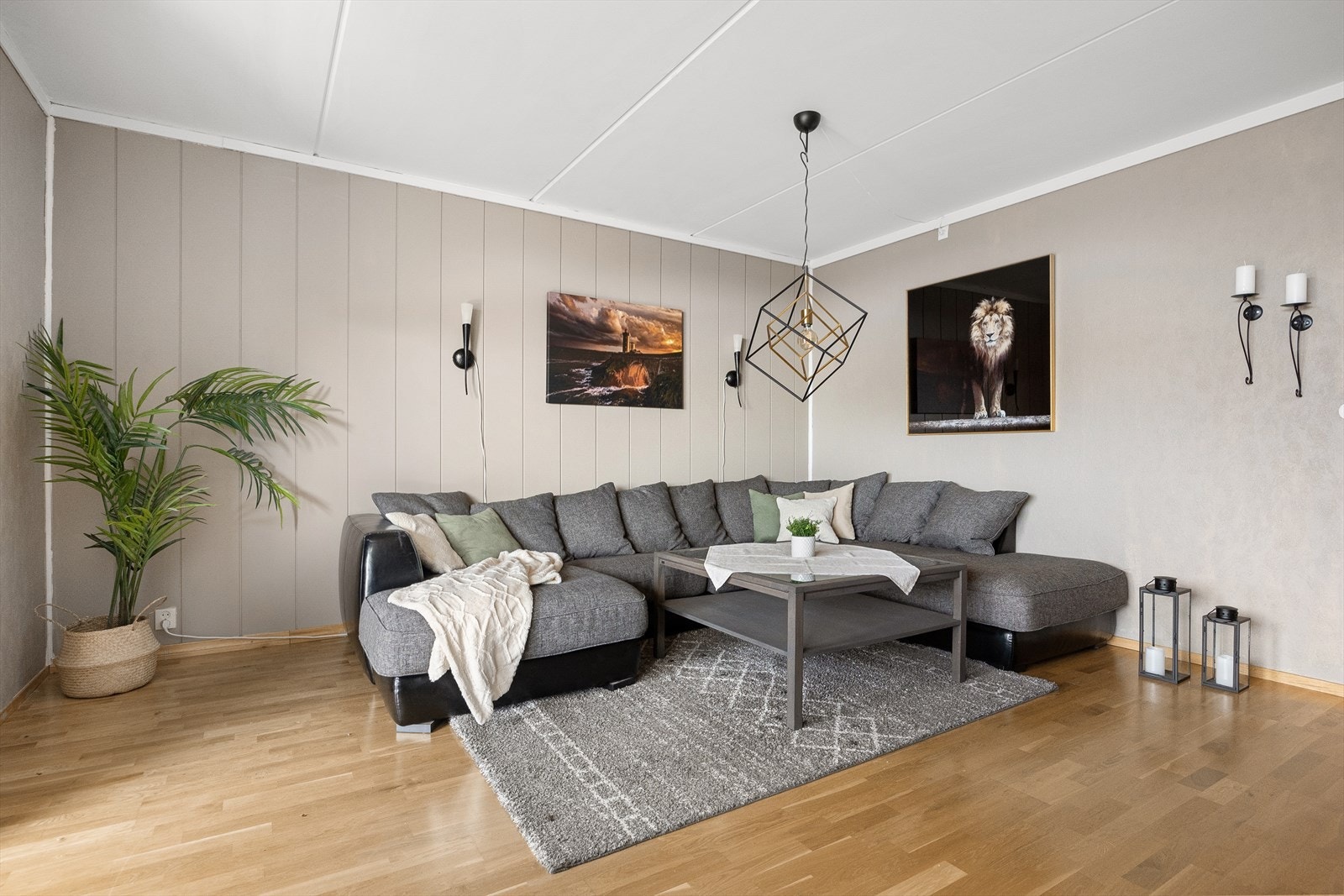 Her har man virkelig plass til en koselig sofagruppe. Galleribilde