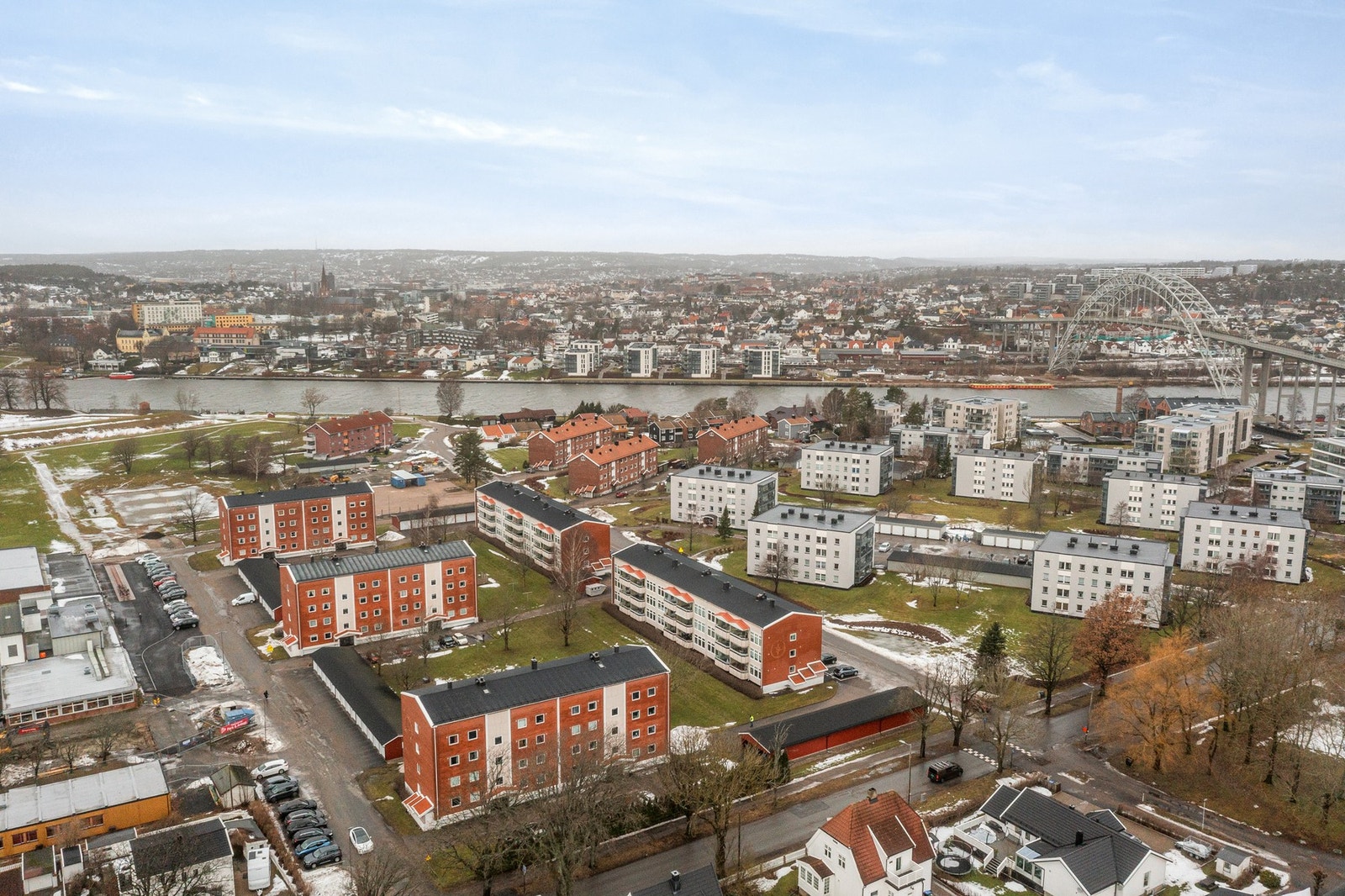 Fredrikstad sentrum er rett på andre siden av Glomma Galleribilde