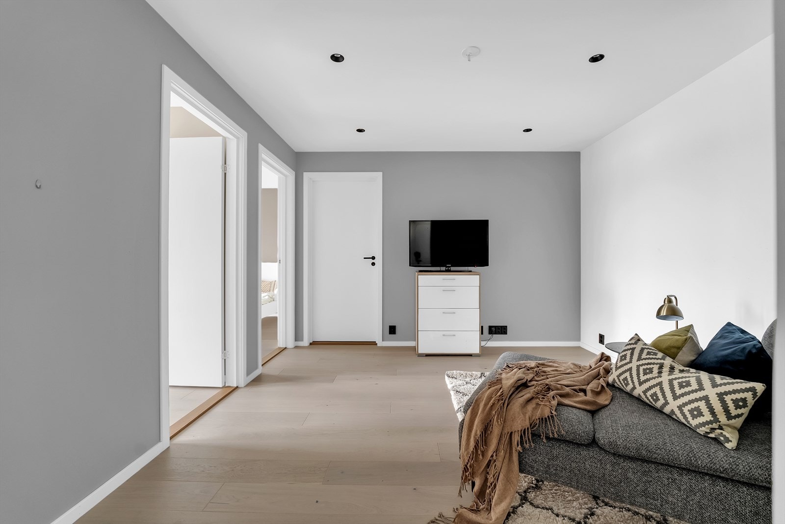 Stue i 1. etasje med 3 soverom og bad Galleribilde