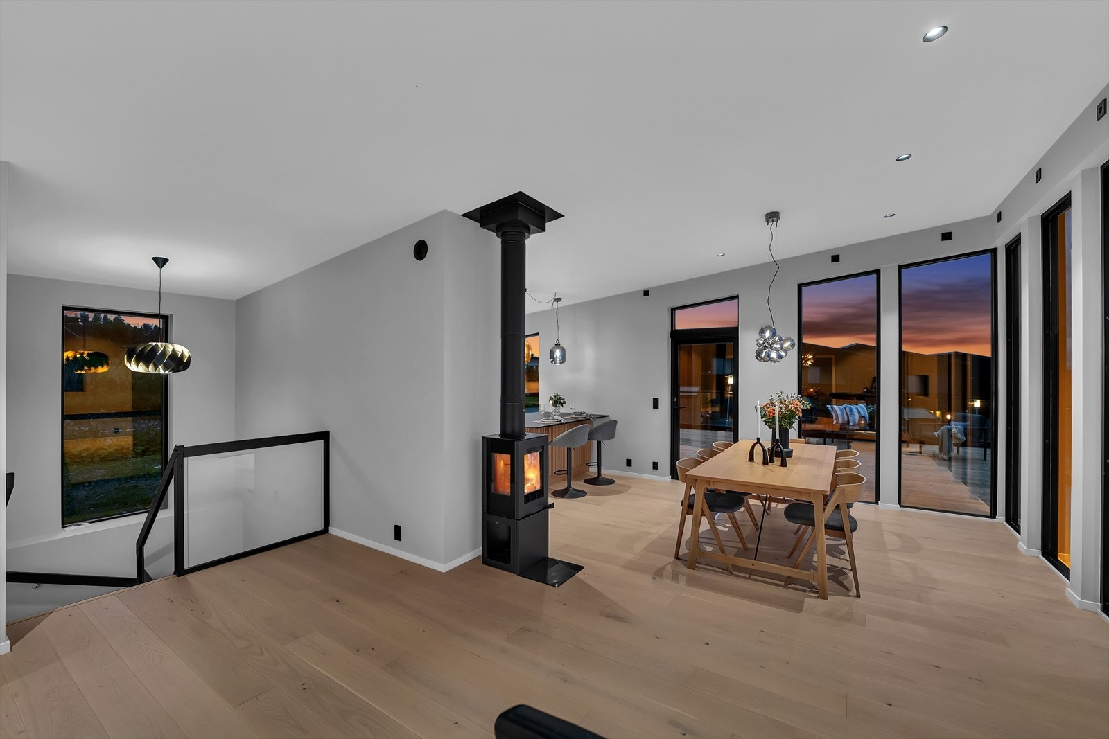 Vannbåren gulvvarme med peisovn i tillegg Galleribilde