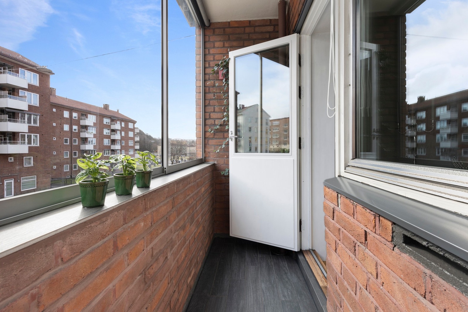 Du har plass til en sittegruppe og beplantning. Galleribilde