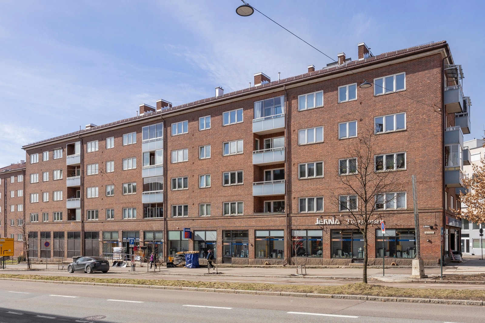 Leiligheten har en sentral beliggenhet med alt av servicetilbud i umiddelbar nærhet. Galleribilde