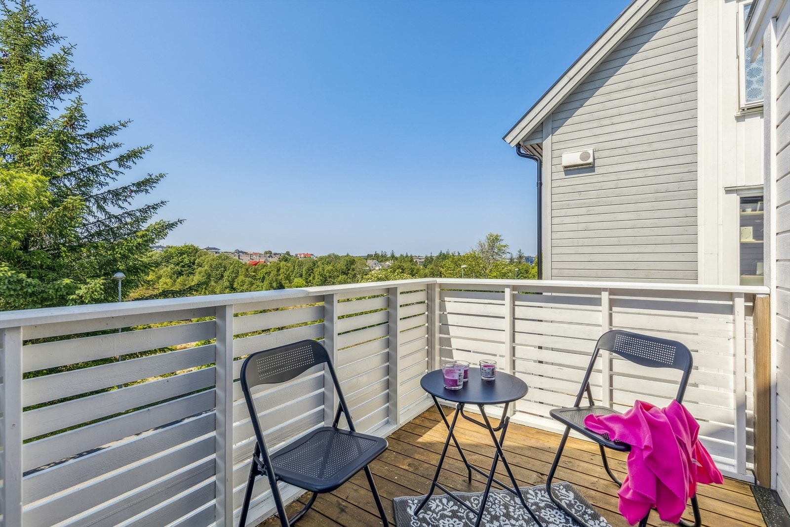 Altan med adkomst fra vinterhage. Galleribilde