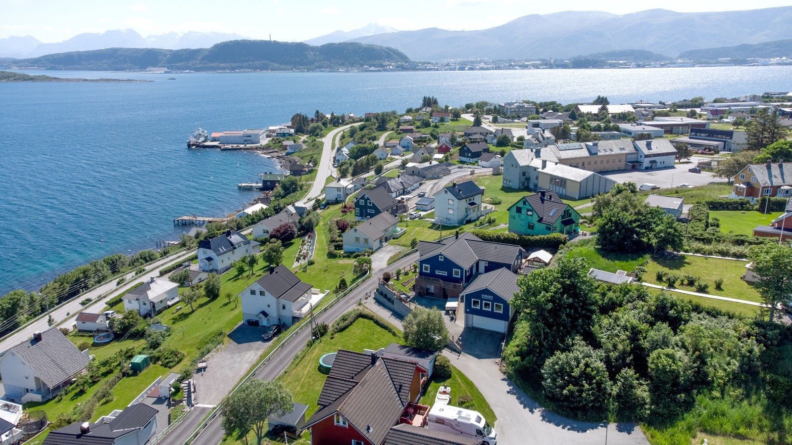 Tomten er på 597 kvm og har en utnyttelsesgrad på 15%. Galleribilde