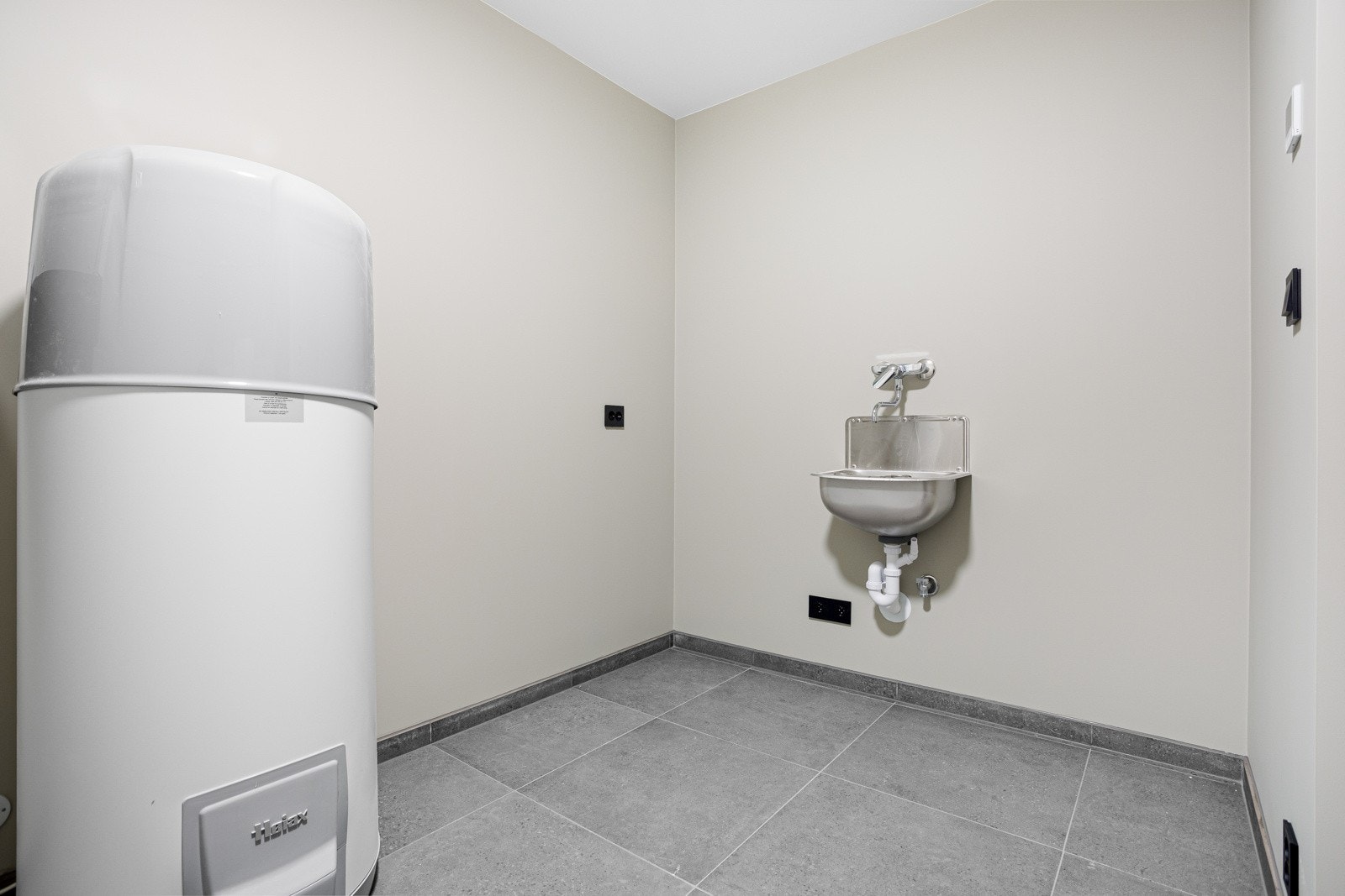 Boligen har også separat vaskerom, noe som er veldig praktisk for den aktive familie. Galleribilde