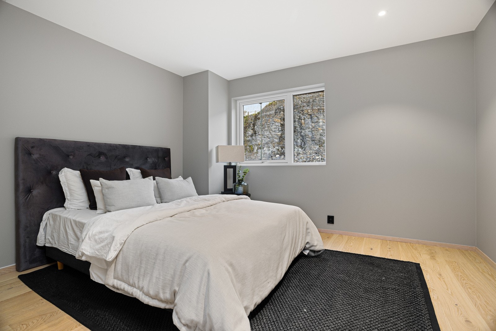 Boligen har totalt fire soverom. Soverom 1. Galleribilde