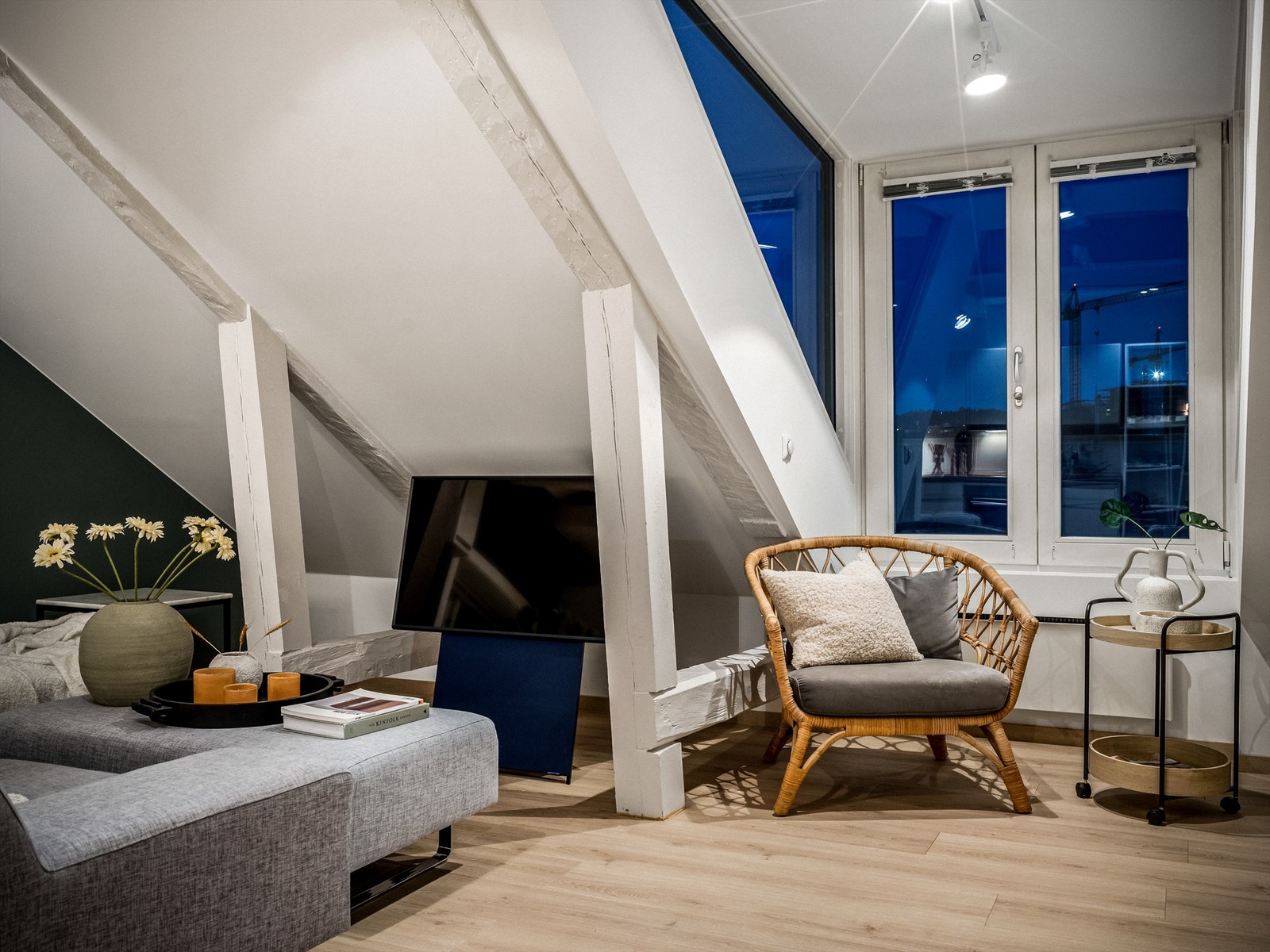 Nye spotter er montert over stuen, innfelte spotter er skiftet ut. Galleribilde