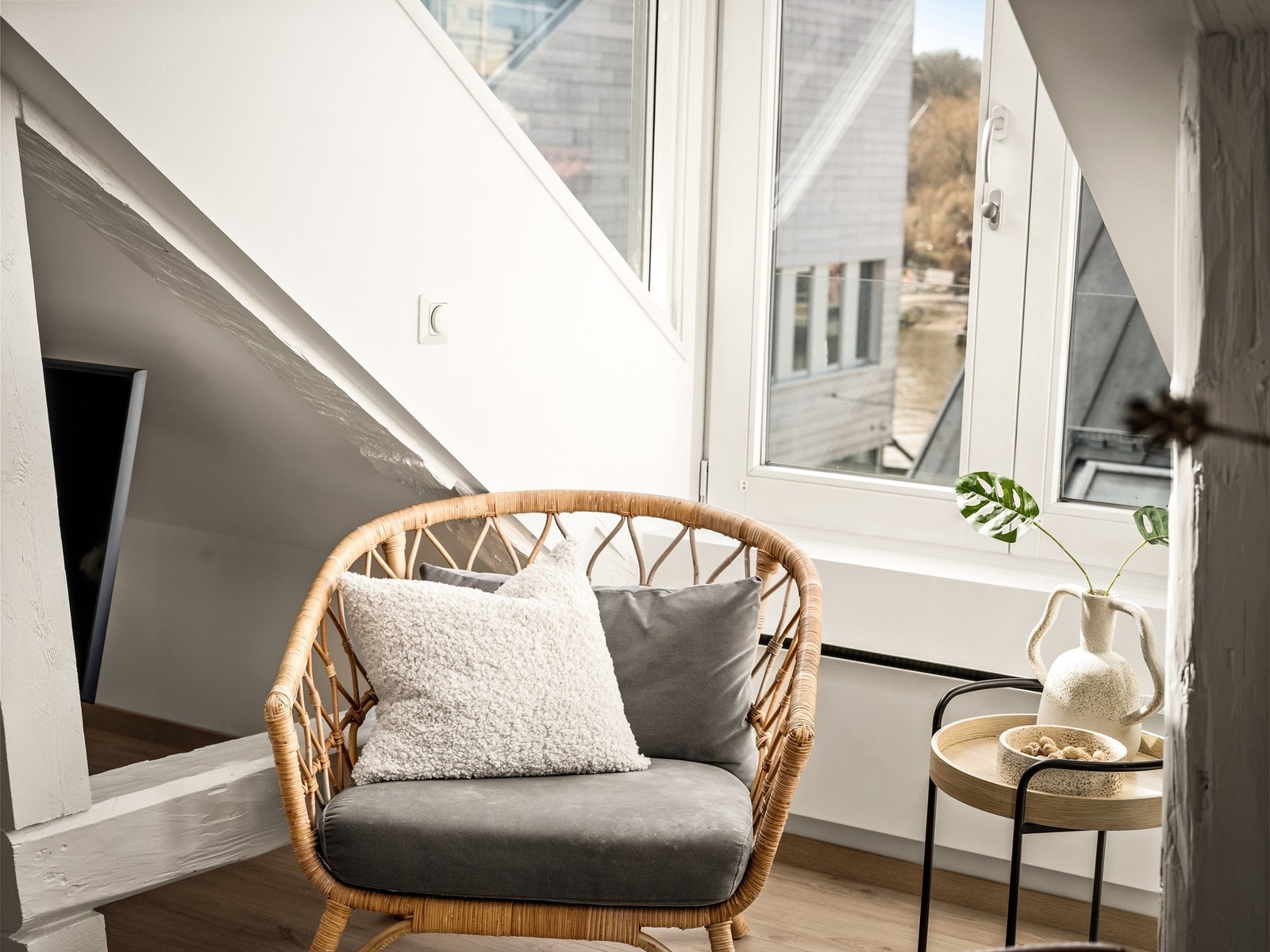 Stuens oppløft er en luftig og lys krok, med kveldssol i sommermånedene. Galleribilde