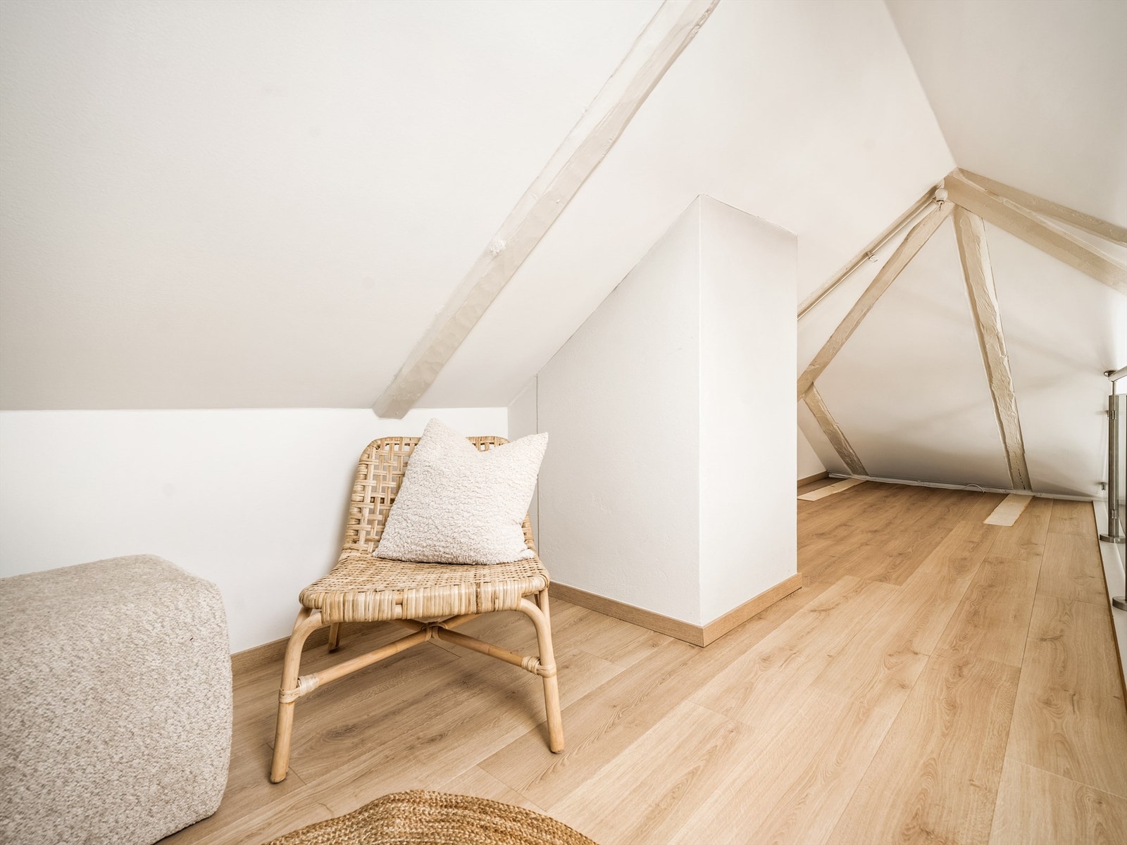 Hemsens flate representerer et betydelig areal til lagring. Nytt gulv er lagt også her. Galleribilde