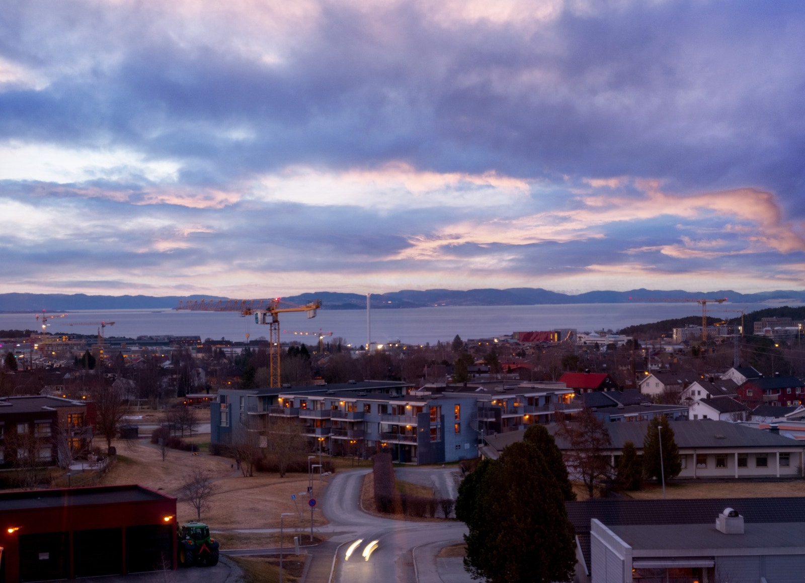 Utsikt over Trondheimsfjorden. Galleribilde