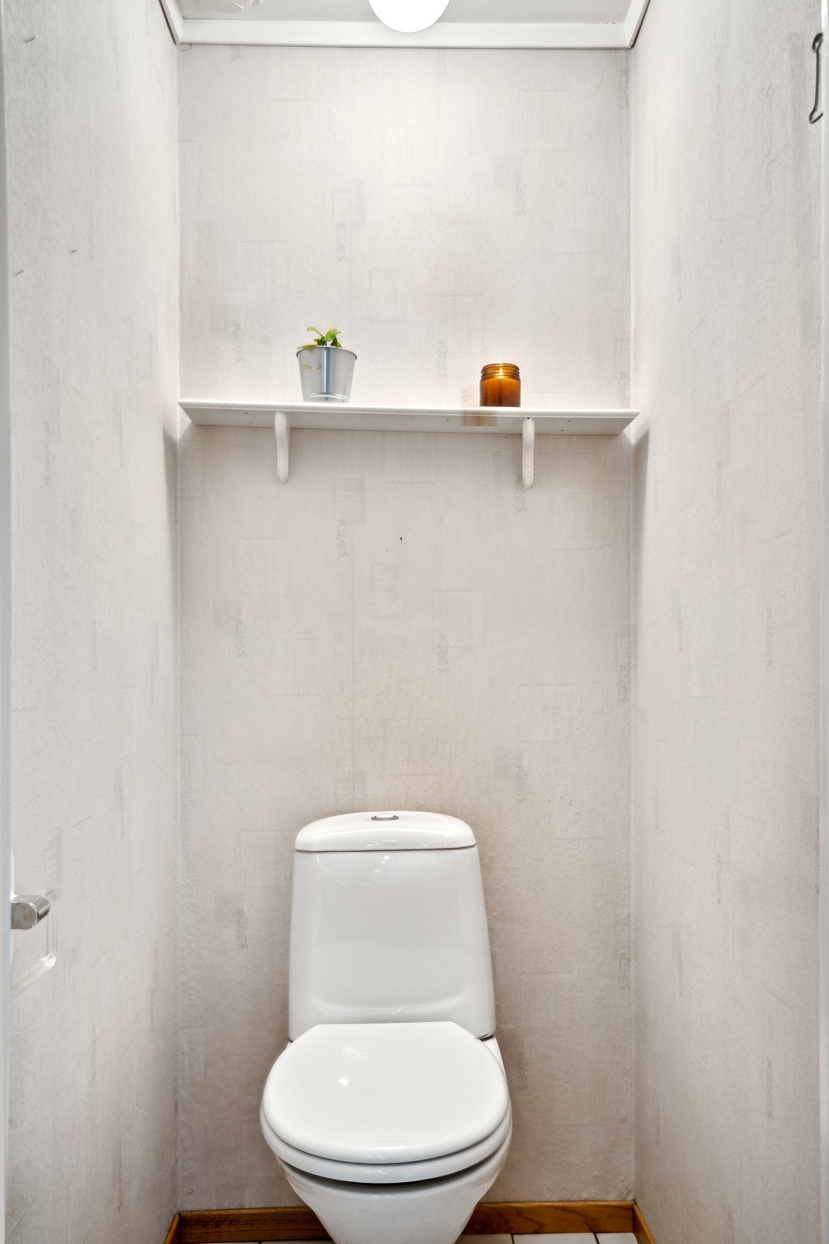 Praktisk separat bad, WC og vaskerom. Galleribilde