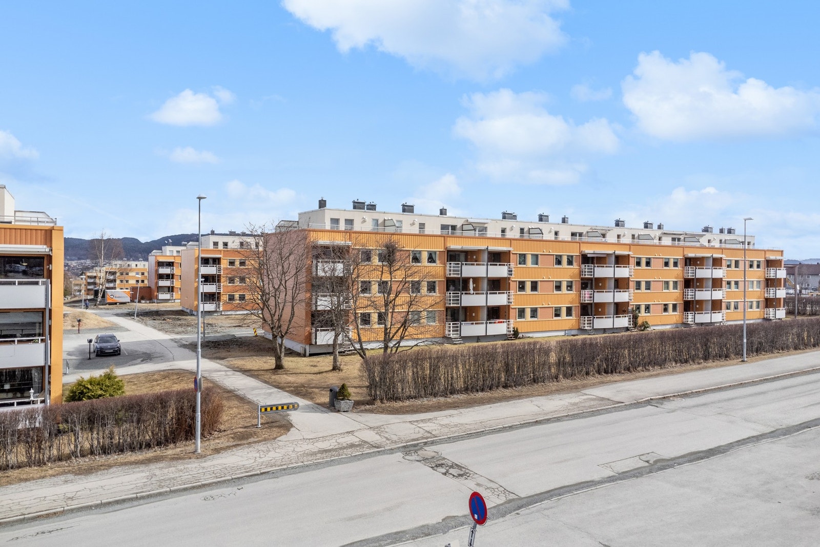 Borettslaget har flotte opparbeidede fellesareal med flere grøntareal og lekeplasser. Galleribilde