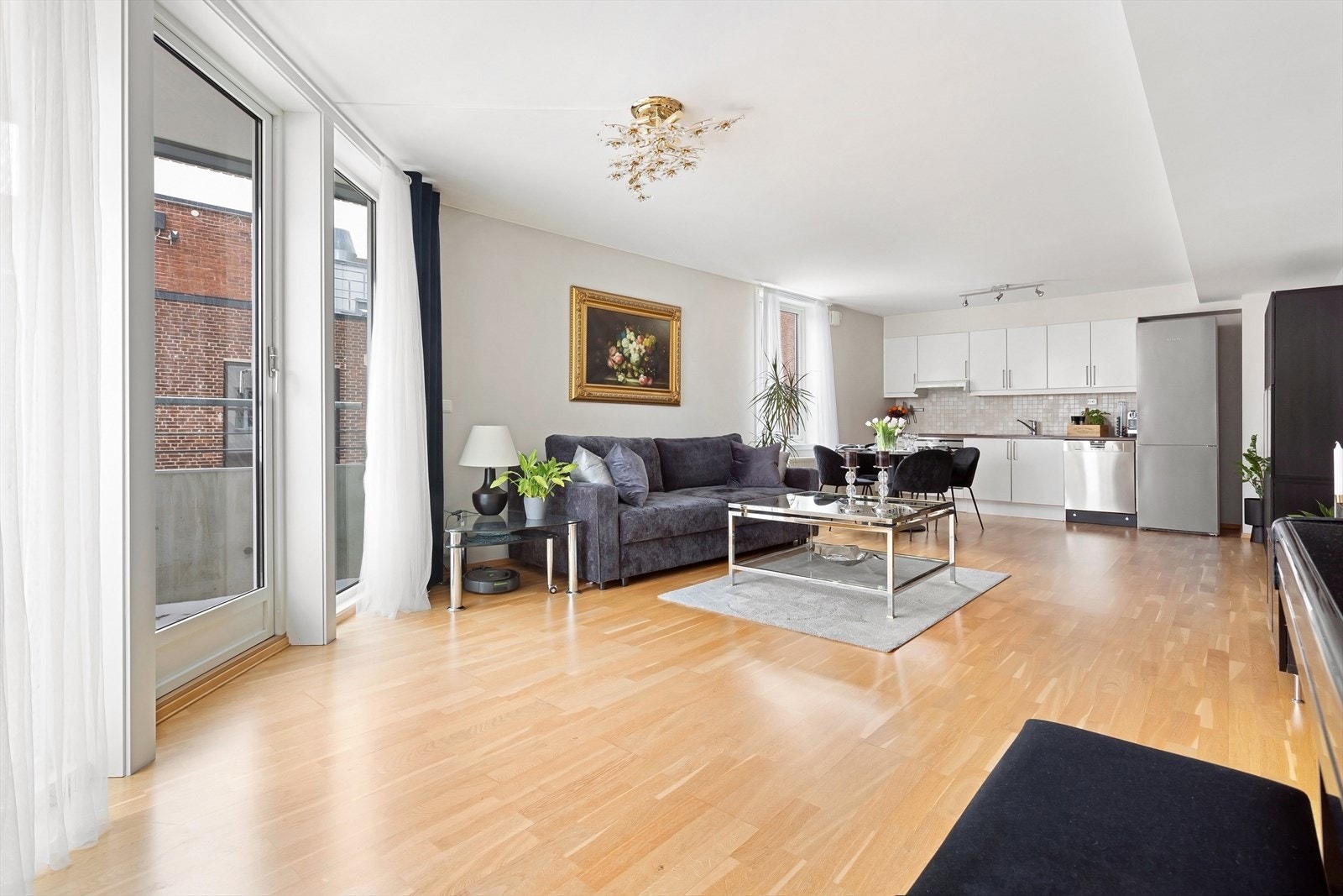 Fra leiligheten er det kort vei til butikker og restauranter Galleribilde