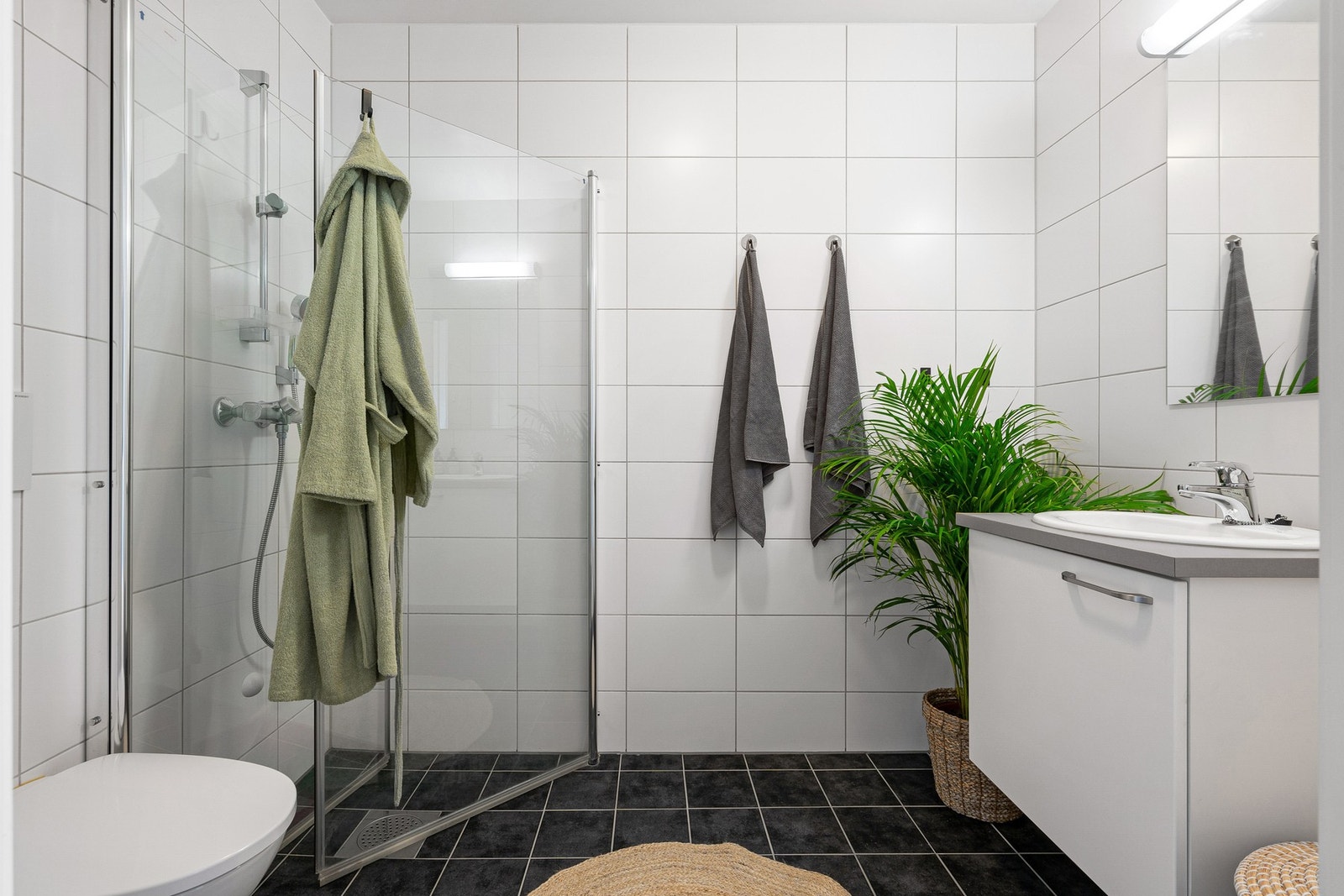 Tidløst baderom i 2. etasje. Galleribilde