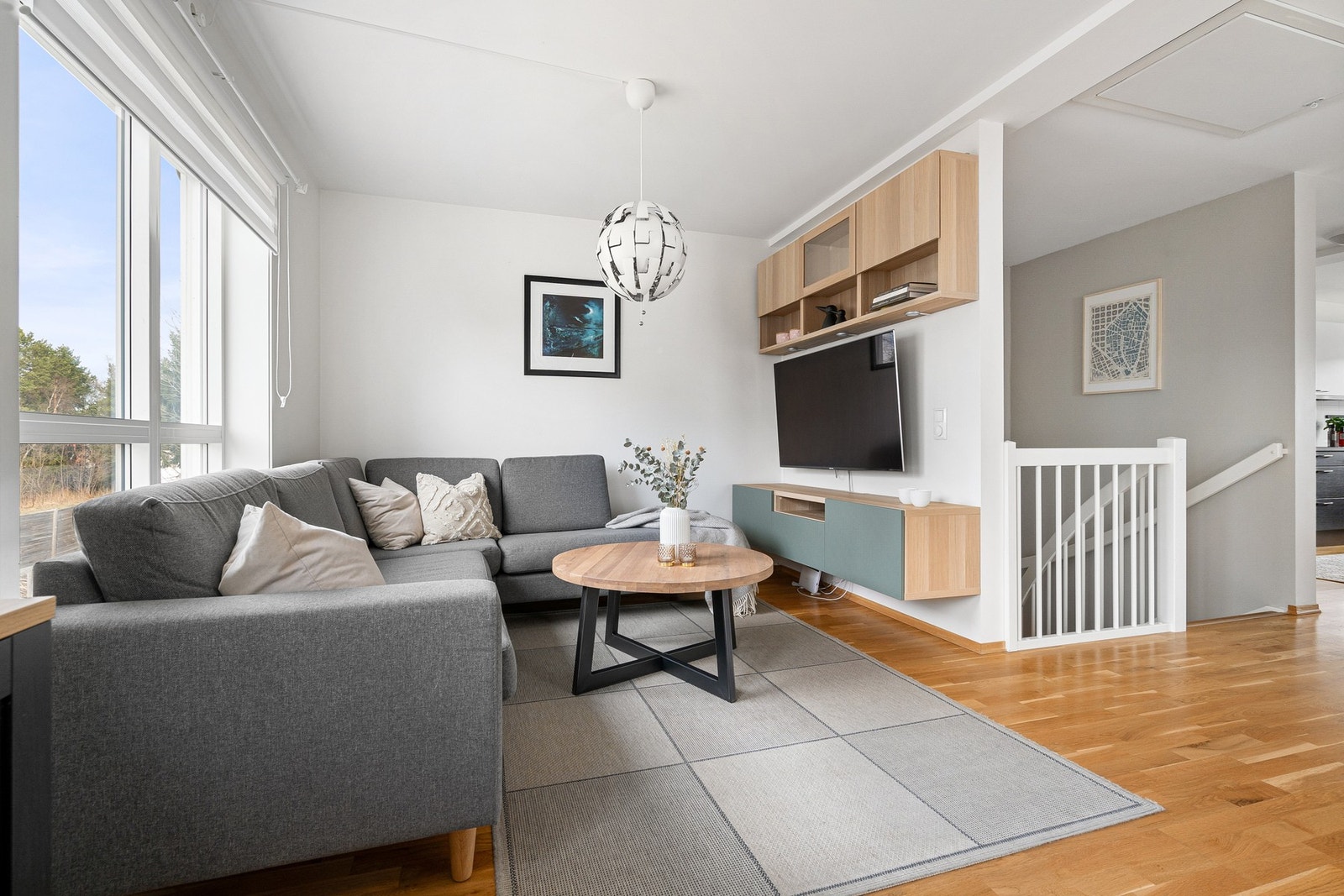 Det er parkett på alle gulv med unntak av bad, vaskerom og entre. Galleribilde