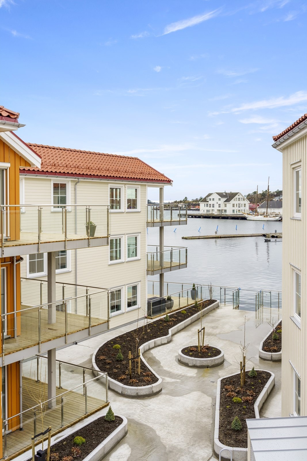 På Biodden Brygge kan du bo på bryggekanten med gangavstand til alle byens fasiliteter Galleribilde