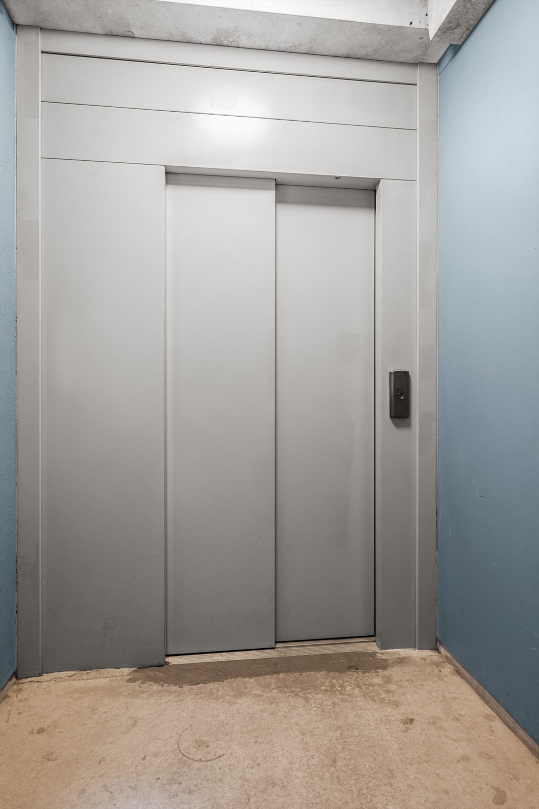 Heis i gården Galleribilde