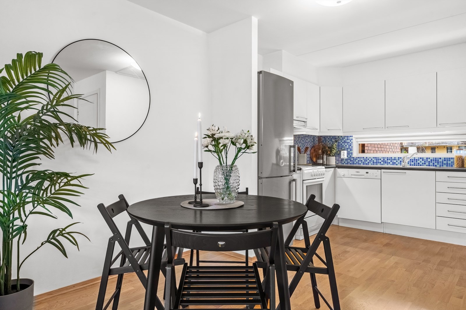 Plass til både rundt og avlangt spisebord Galleribilde