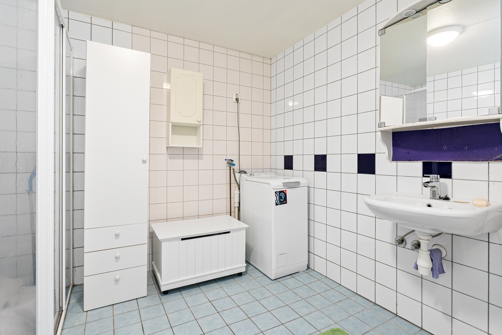 Flislagt bad med elektrisk gulvvarme. Galleribilde