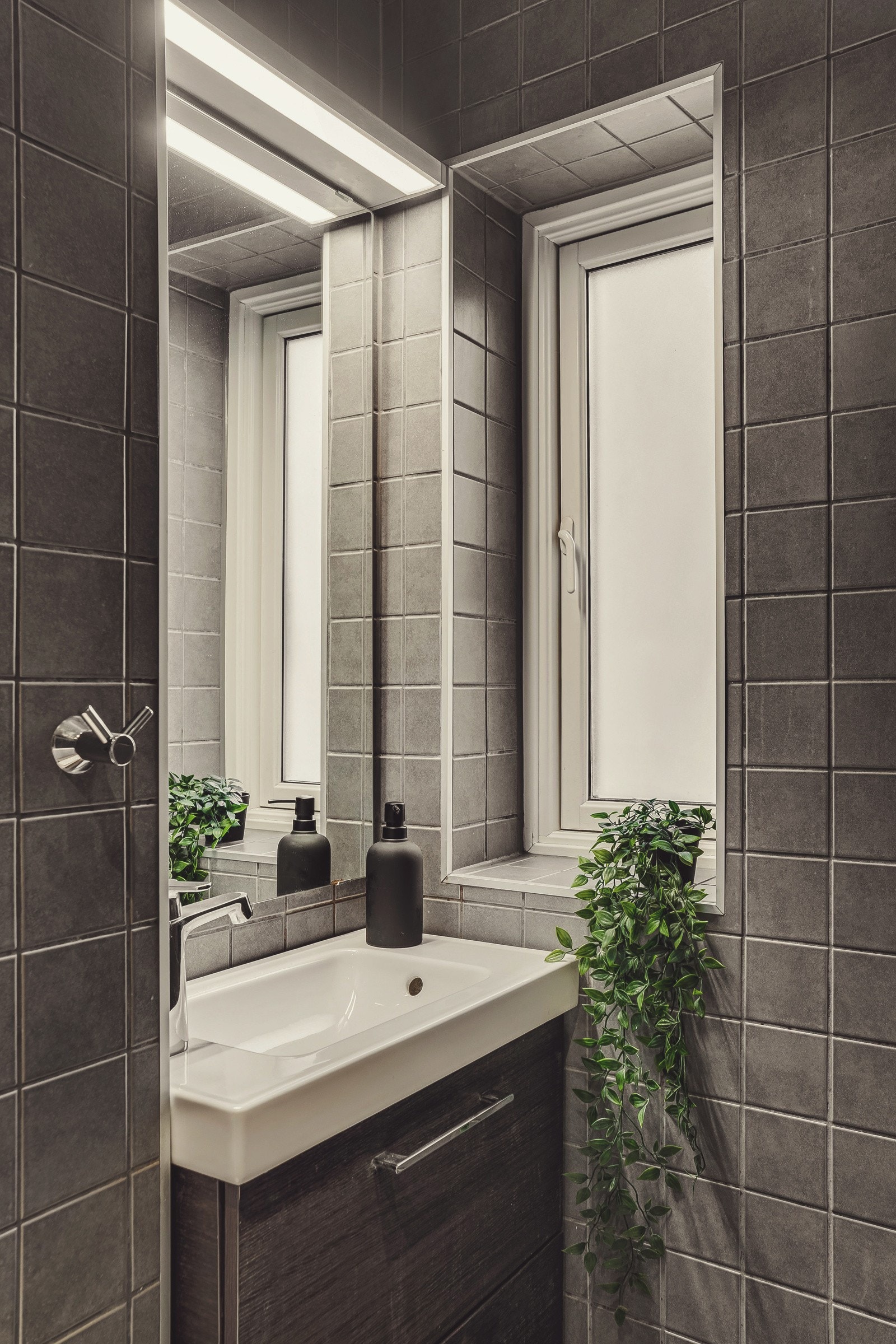 Et delikat bad med deilig varme i gulvet. Galleribilde