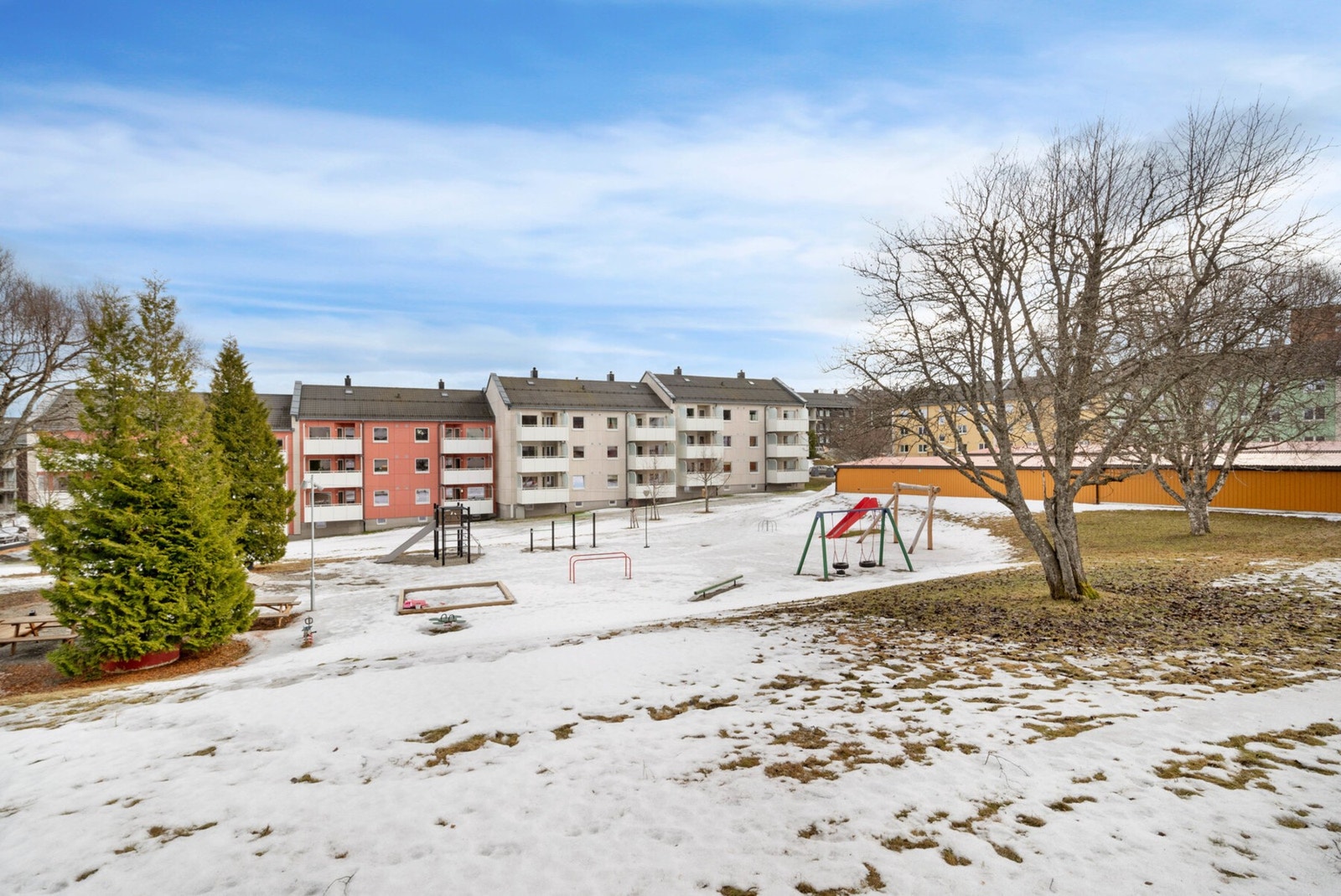Leiligheten ligger svært fint til på Byåsen i et område kalt Sverresborg . Galleribilde
