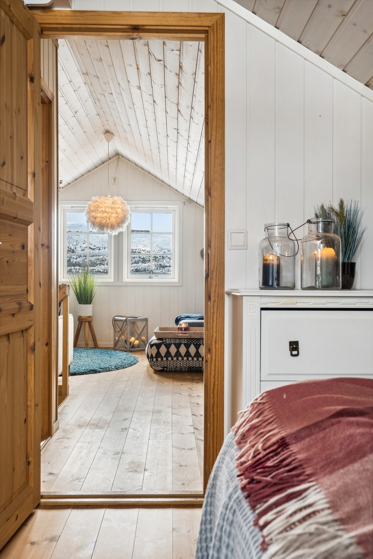 Det er 2 soverom i 2. etasje, som ligger vegg-i-vegg. Galleribilde