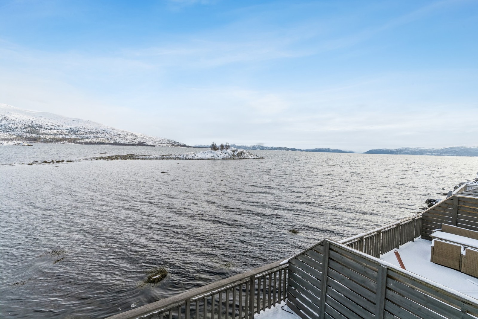 Utsikt fra loftstue. Galleribilde