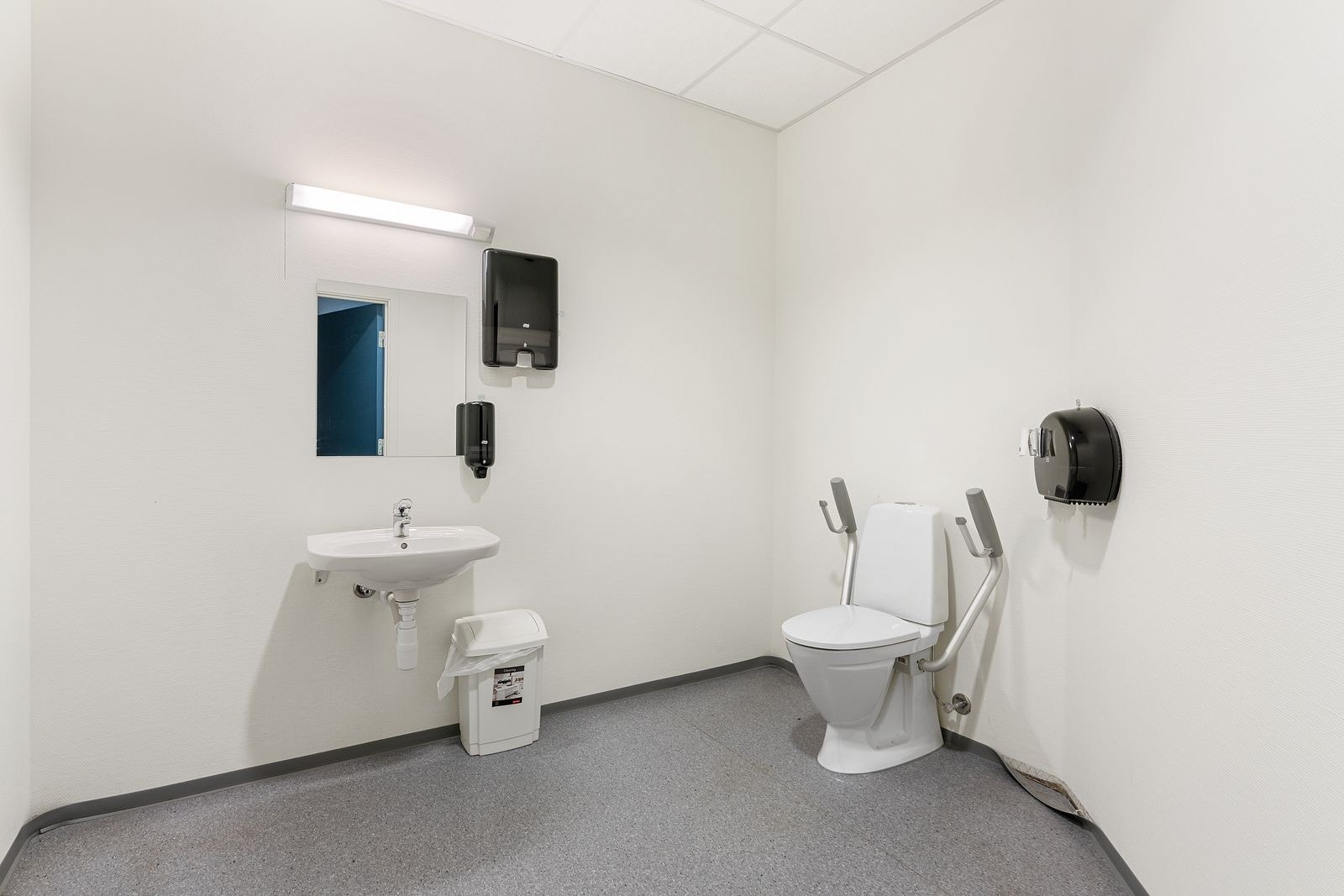 Enda noen toaletter (det stopper her, men det er mer enn nok toaletter) Galleribilde