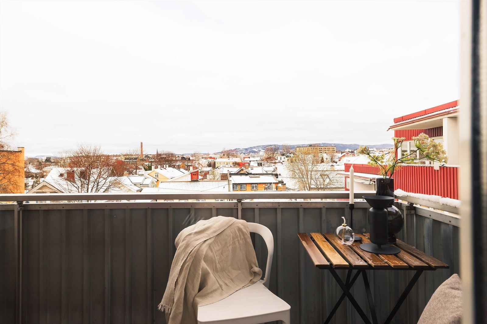 Utgang fra soverommet til balkongen på 6 m². Galleribilde