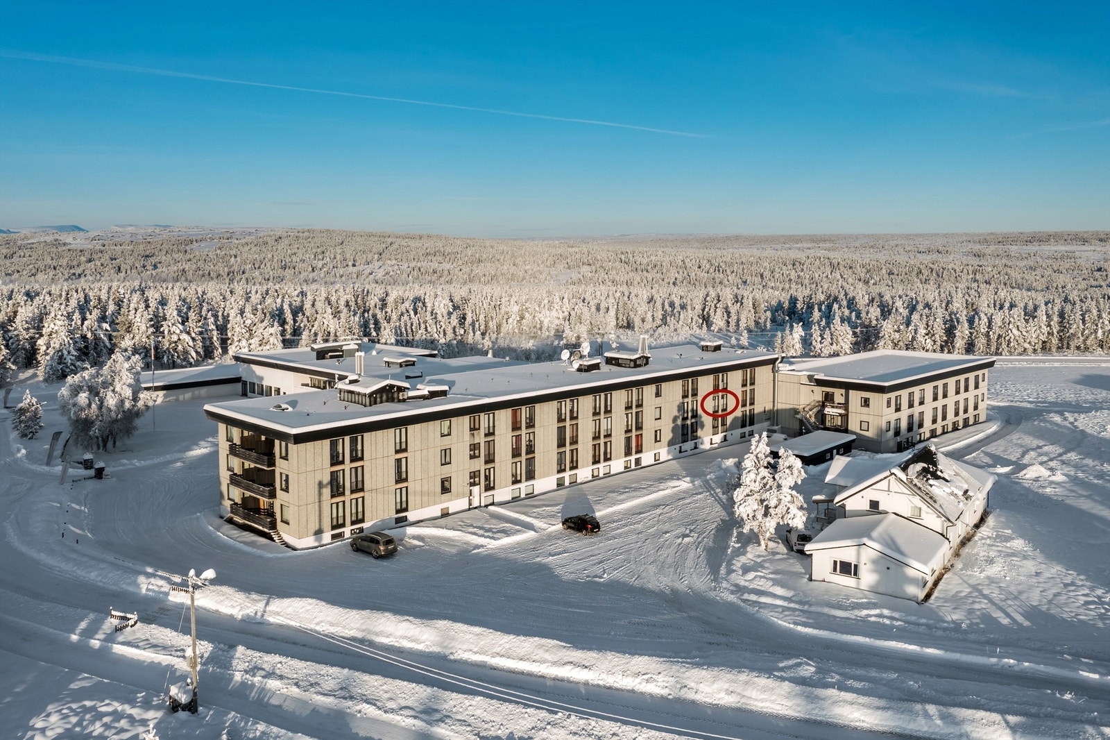 Sanderstølen ligger i svært fredfylte omgivelser midt mellom Gol i Hallingdal og Leirin i Valdres. Galleribilde