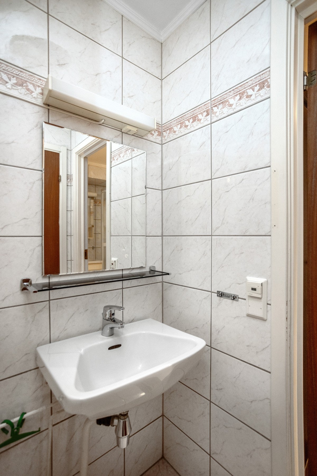 Eget servantrom ved siden av bad/toalett. Galleribilde