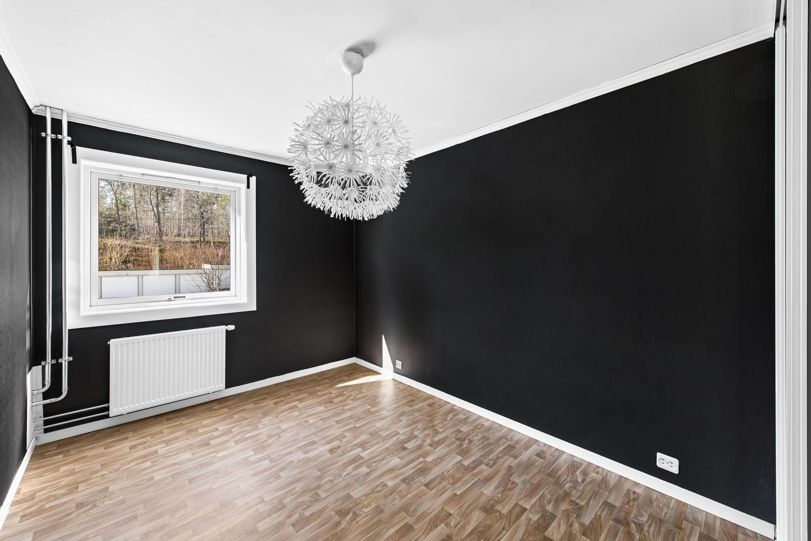 Leiligheten har 1 soverom med god plass til seng og tilhørende møblement. Galleribilde
