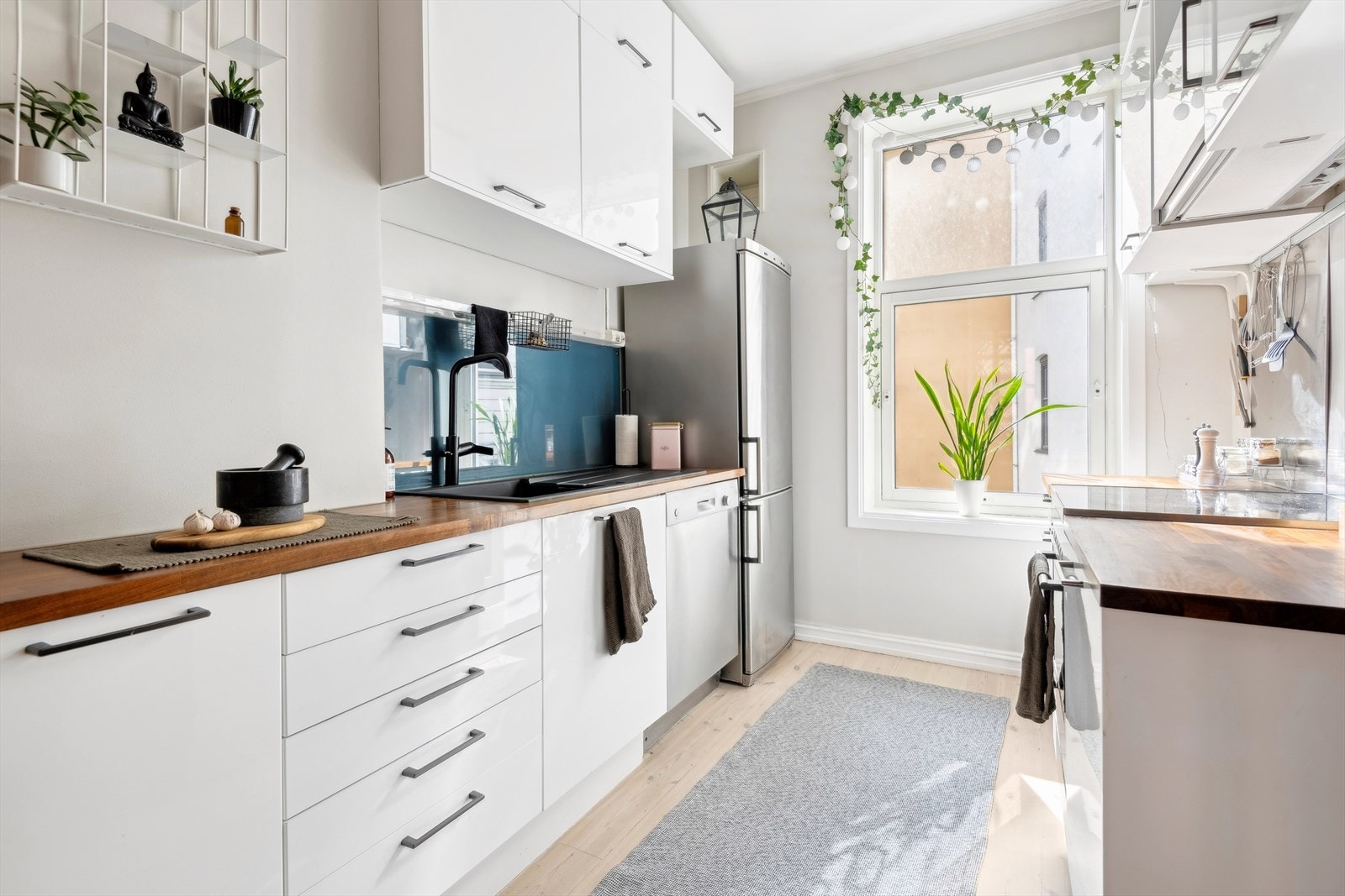 Kjøkkenet ligger i adskilt løsning. Galleribilde