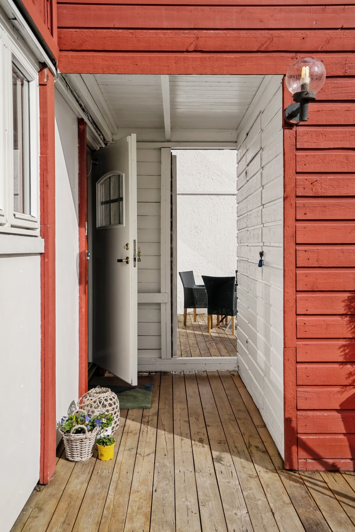 Overbygd inngangsparti. Galleribilde