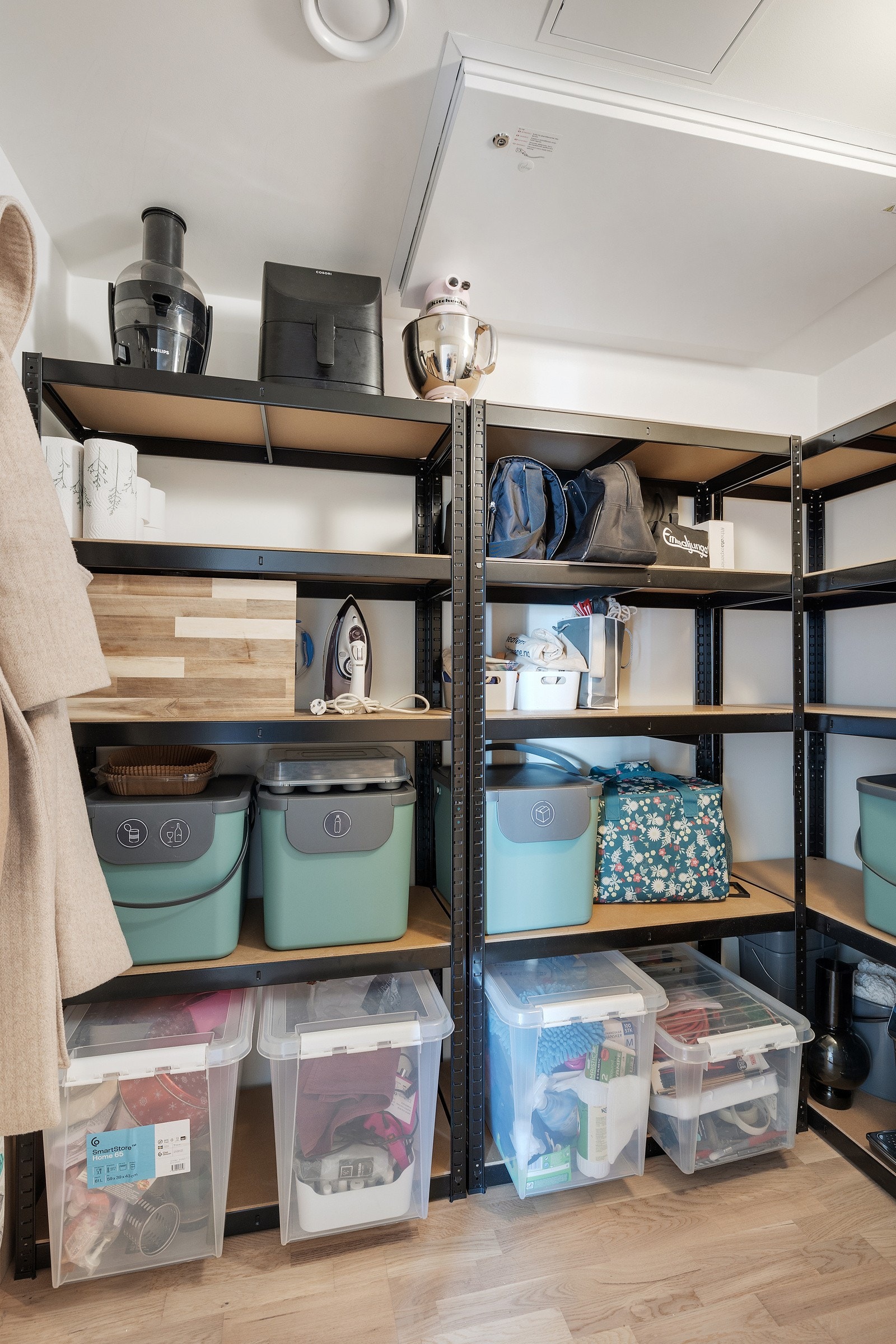 Leiligheten disponerer en praktisk innvendig bod med svært god lagringsplass. Galleribilde