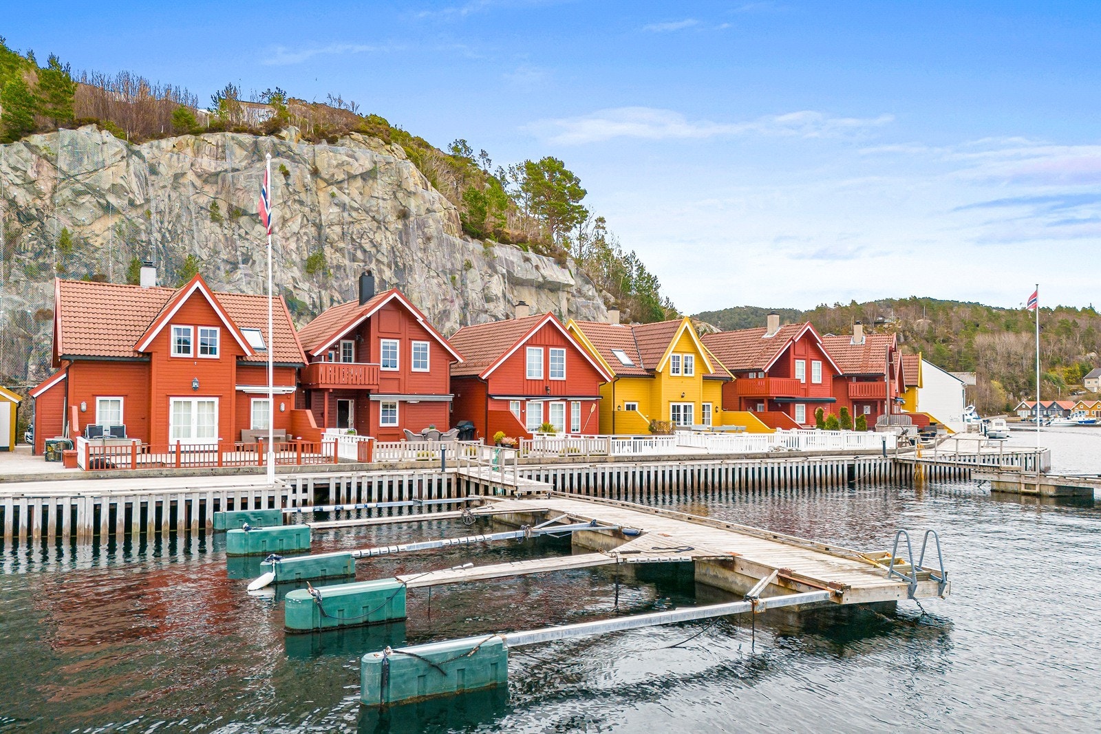 Alt i alt er Koløyvegen 148 et flott sted å oppholde seg for de som ønsker å koble av i landlige omgivelser, og samtidig nyte alle de fordelene den sjønære beliggenheten gir. Galleribilde