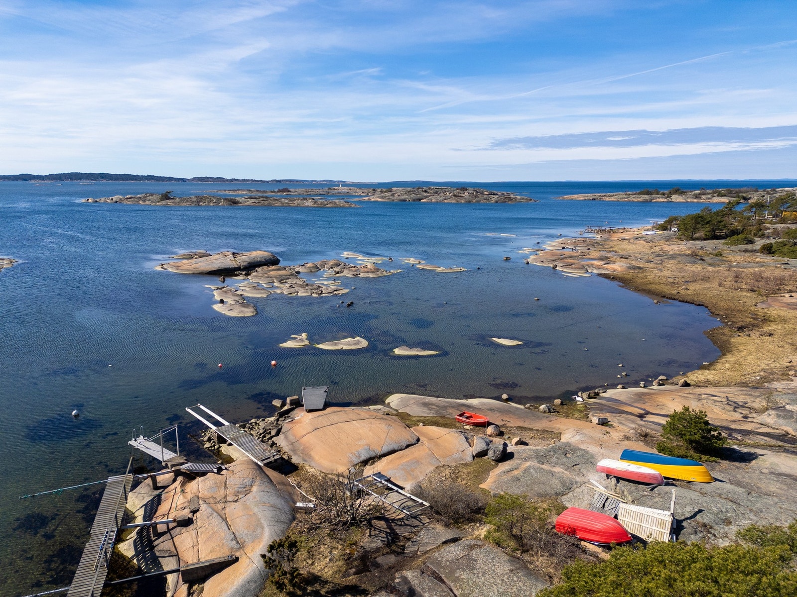 Brygger/svaberg nedenfor eiendommen Galleribilde
