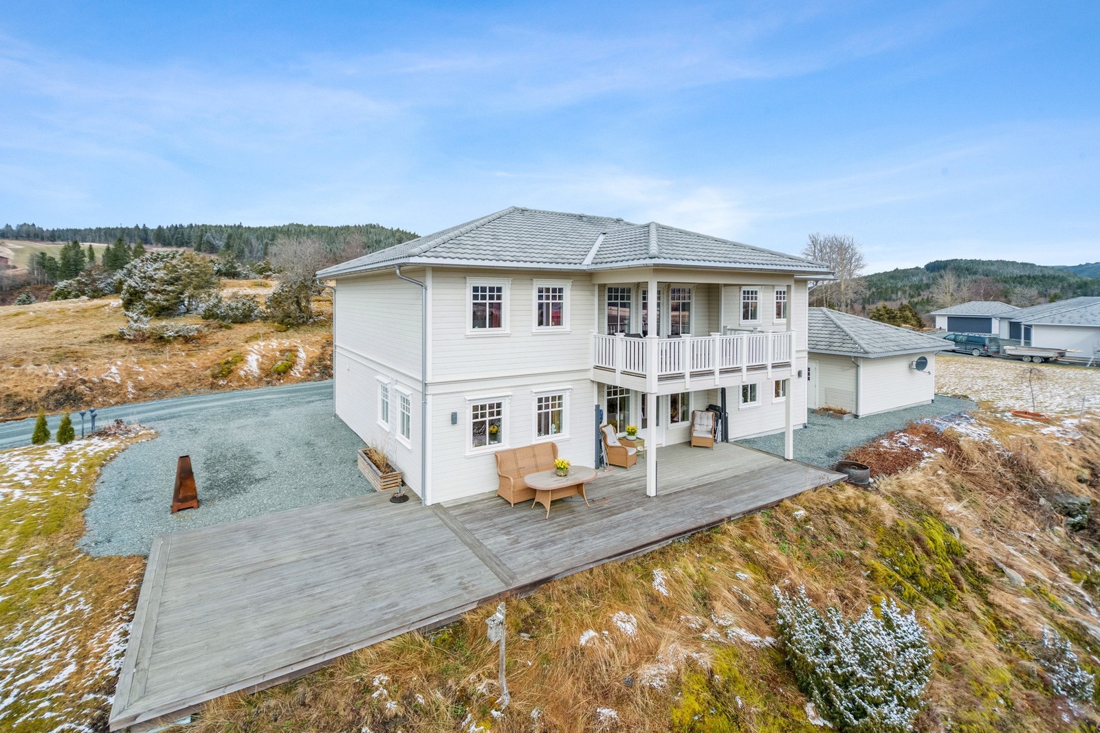 Romslig enebolig med stor hage på over 1,3 mål. Galleribilde