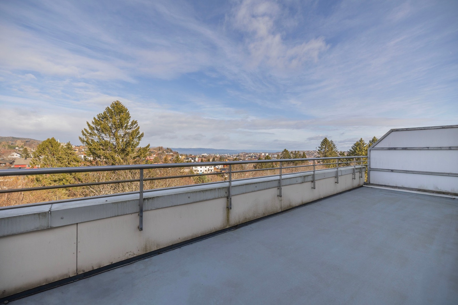 Takterrasse er på ca 18 kvm Galleribilde