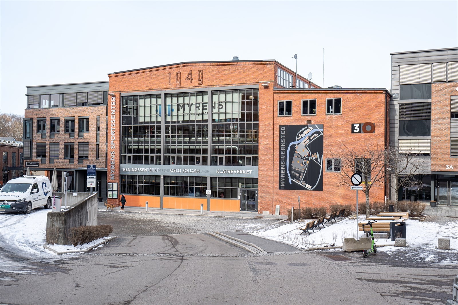 Populære Myrens treningssenter finner du rett utenfor, med tilbud som blant annet klatring, squash, gruppetimer m.m. Galleribilde