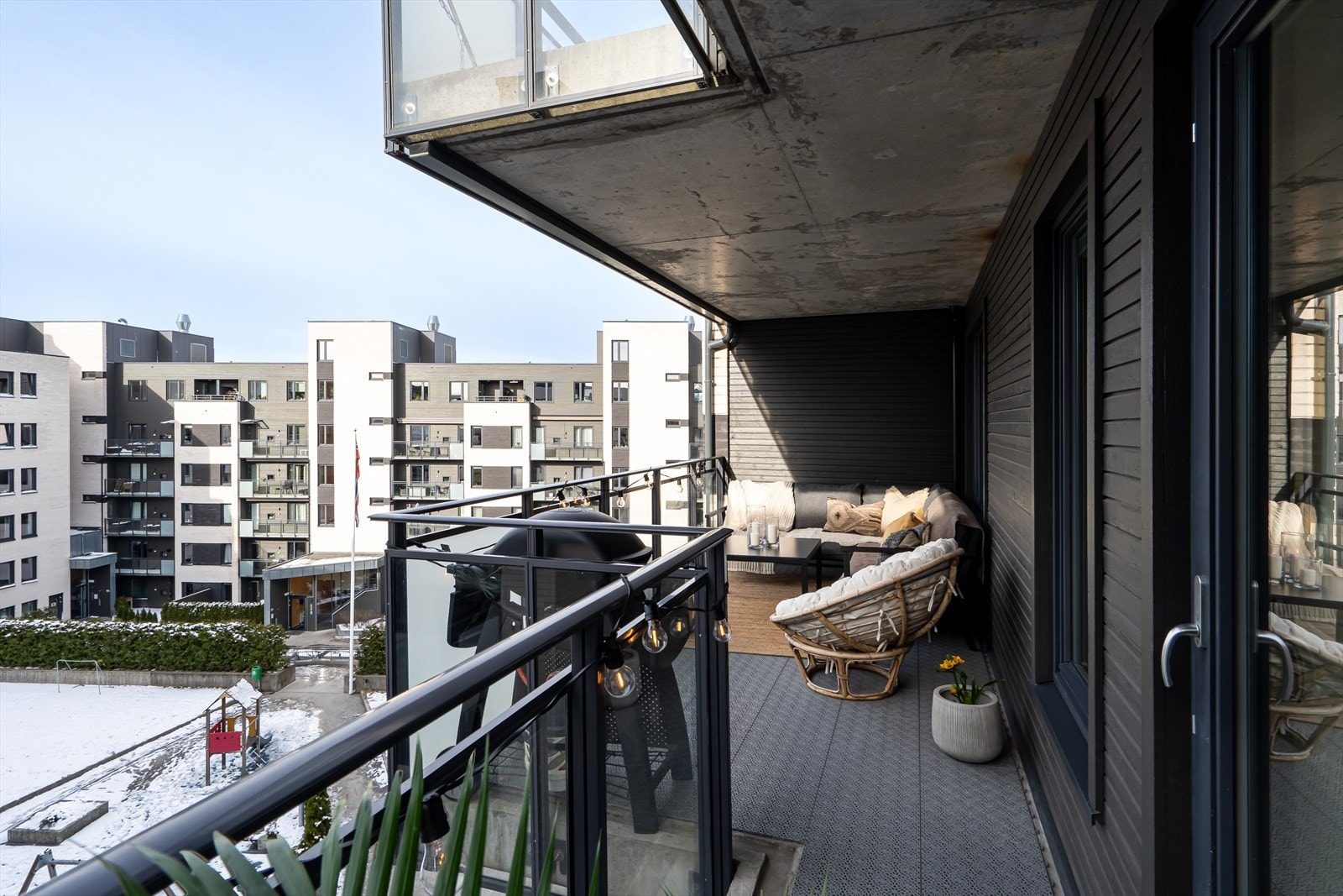 Boligen ligger svært attraktivt til med sydvendt balkong på hele 16 m². Galleribilde