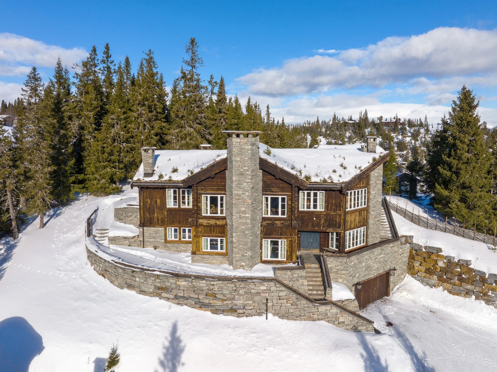 Det tar cirka 3 timer å kjøre fra hytta til Oslo... Galleribilde