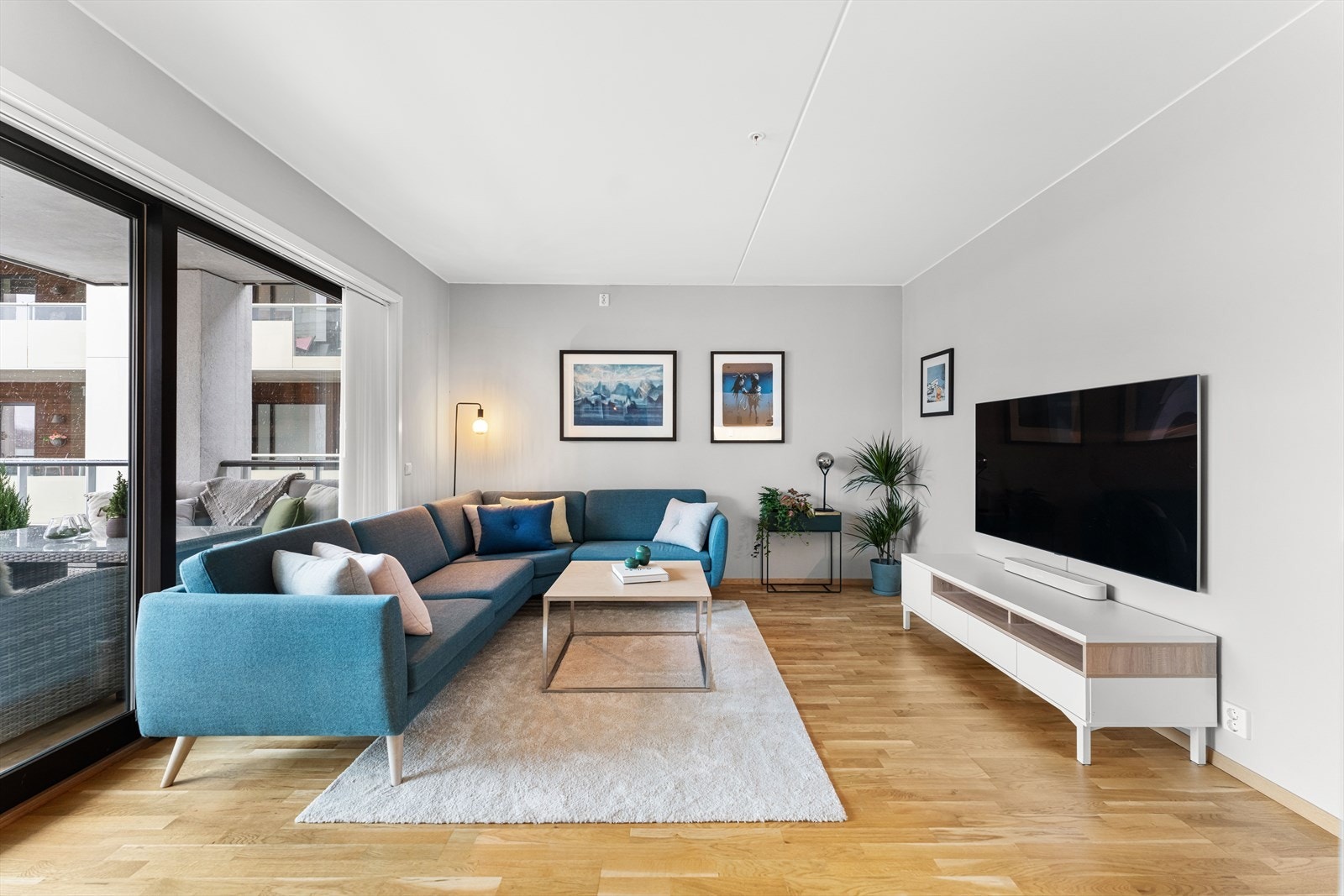 Støperiveien 43 er en innholdsrik 3-roms leilighet, med sentral i hjertet av Strømmen. Galleribilde